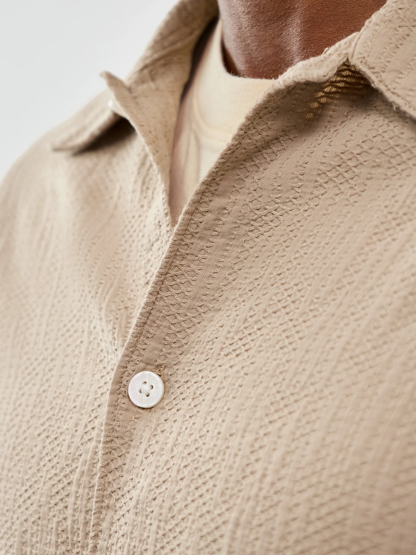 Montauk Wavy Texture Short Sleeve Shirt Beige - Image 3