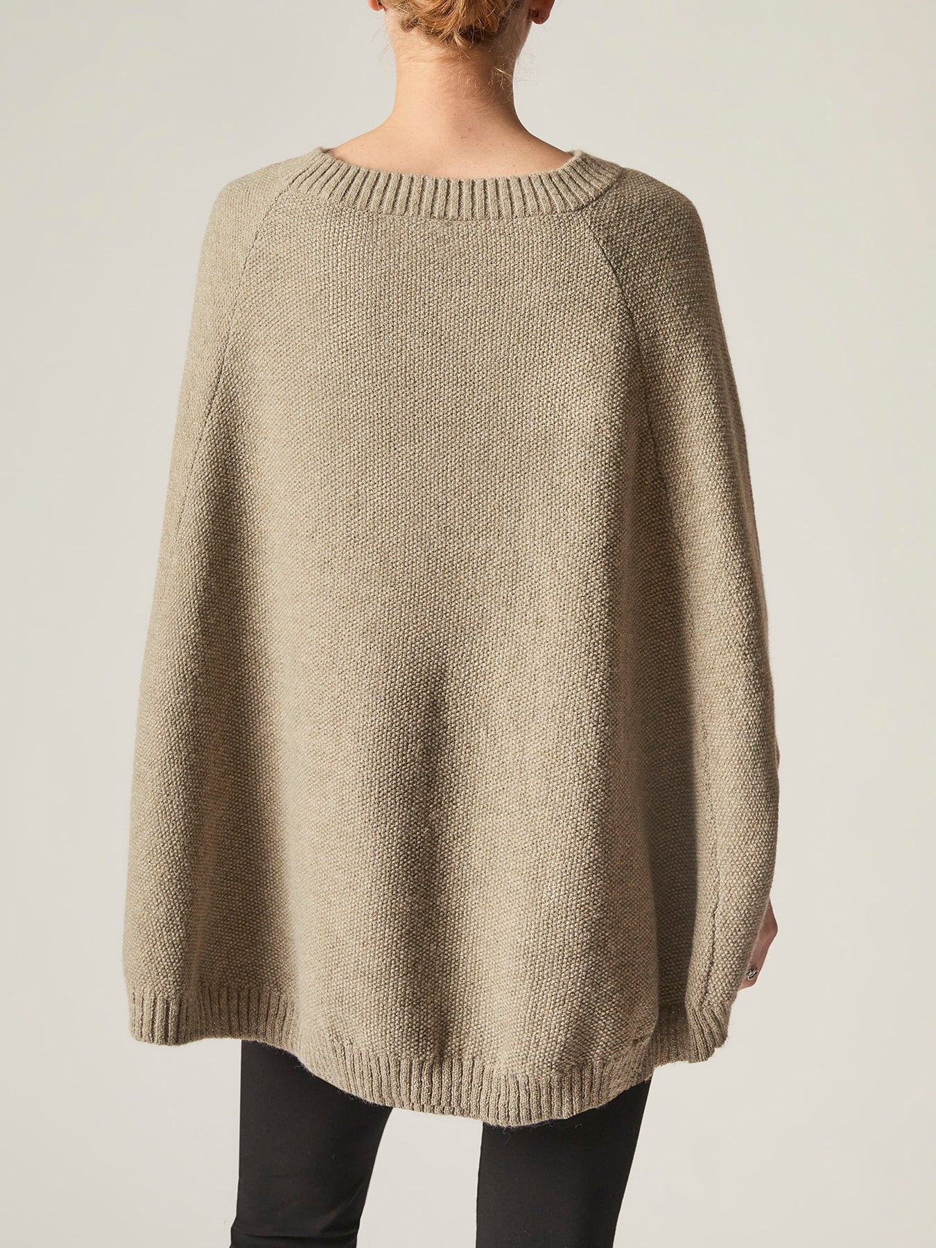 Oversized Pullover Beige - Image 5