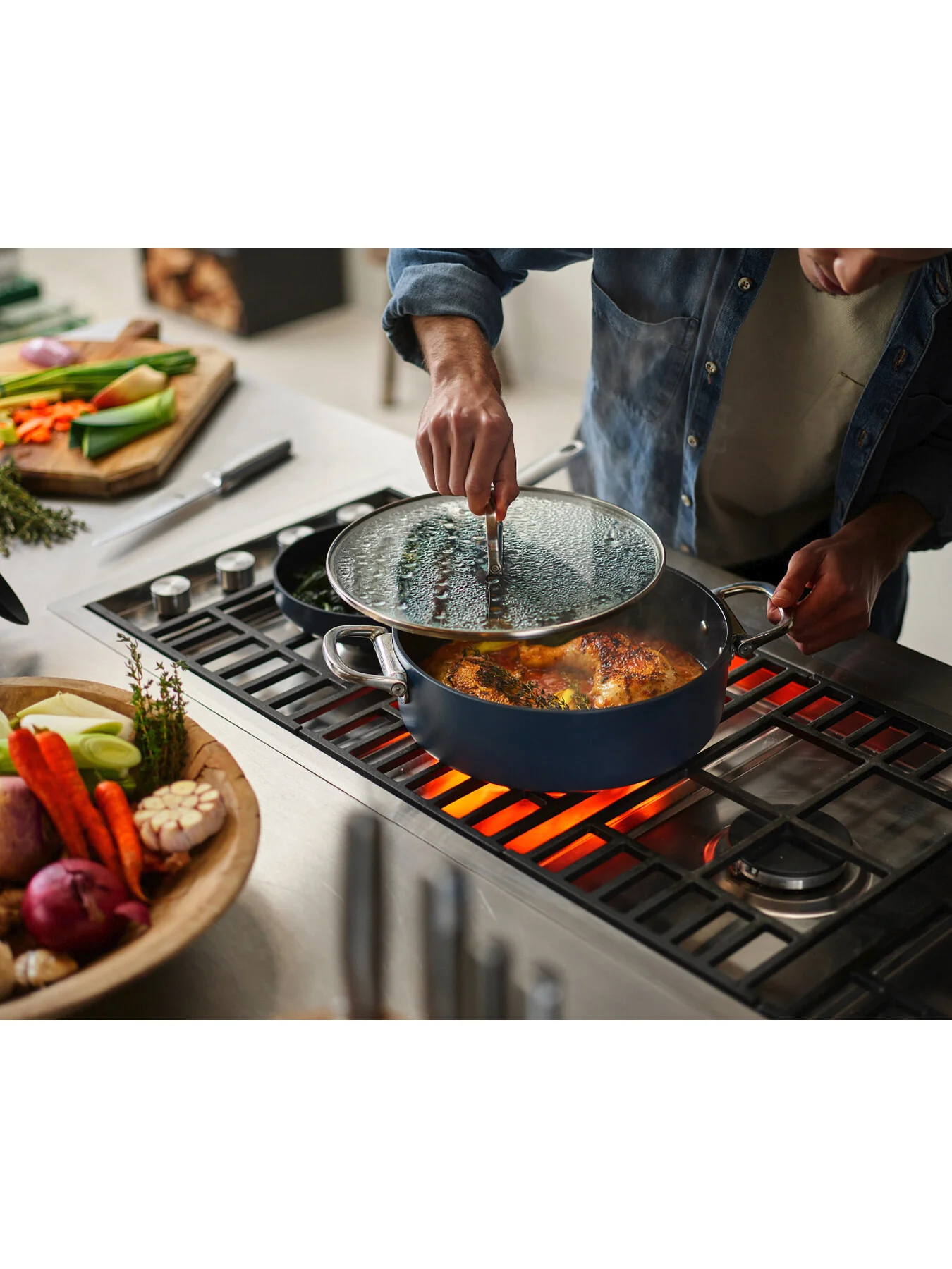 Space Non Stick Shallow Casserole Lid - Image 7