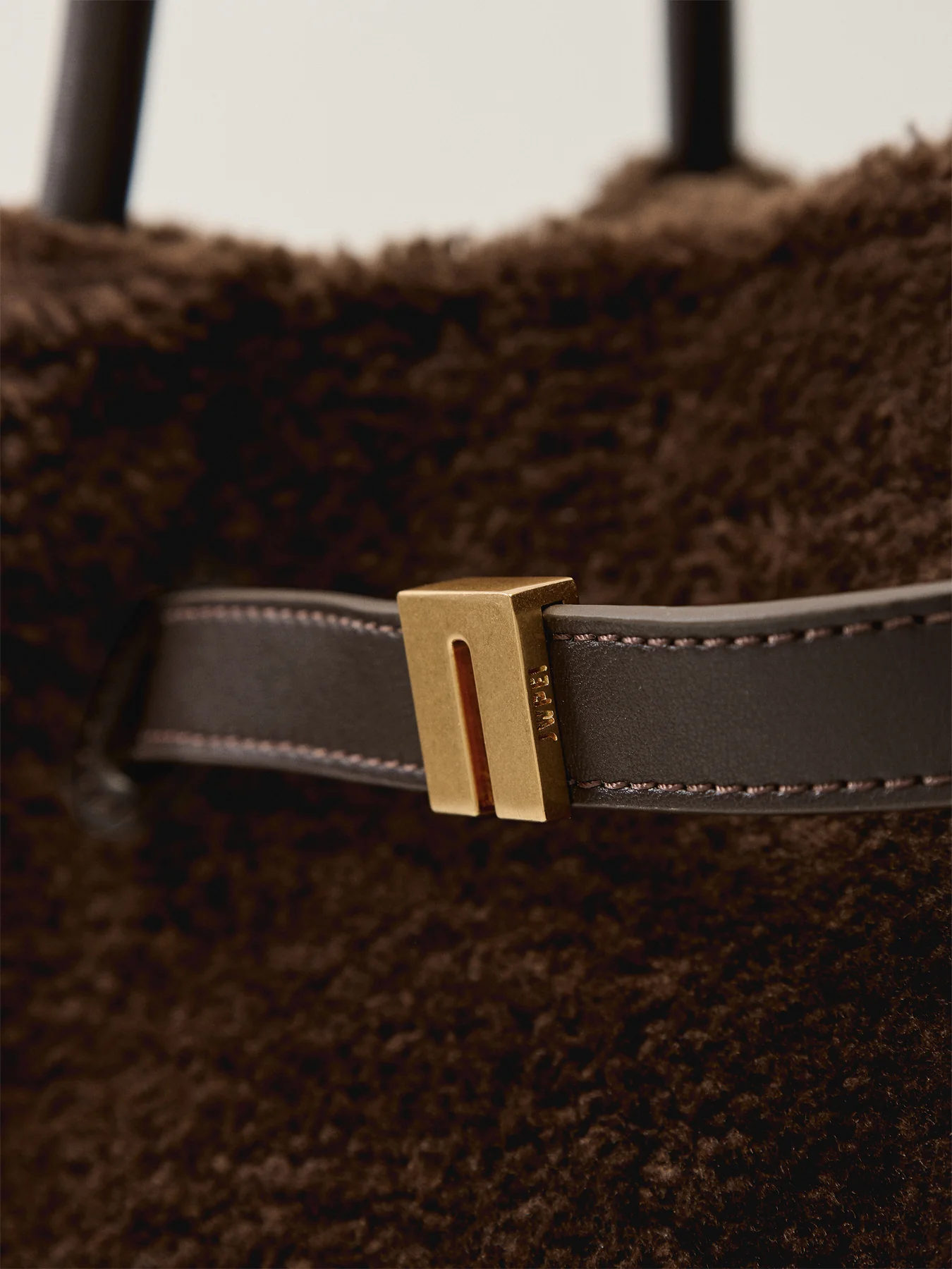 Hana Medium Faux Fur Tote Bag Brown - Image 5