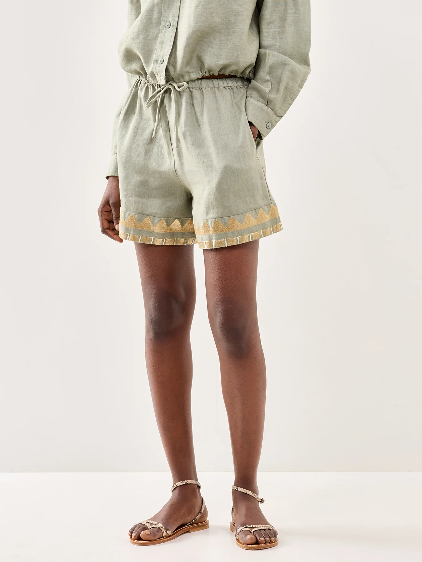 Papyrus Linen Shorts Khaki - Image 4