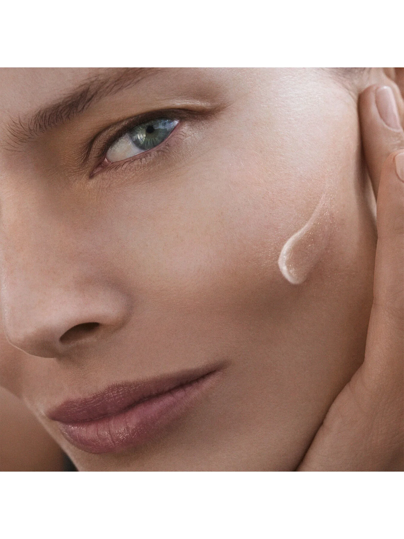 Genaissance De La Mer Serum Essence - Image 2