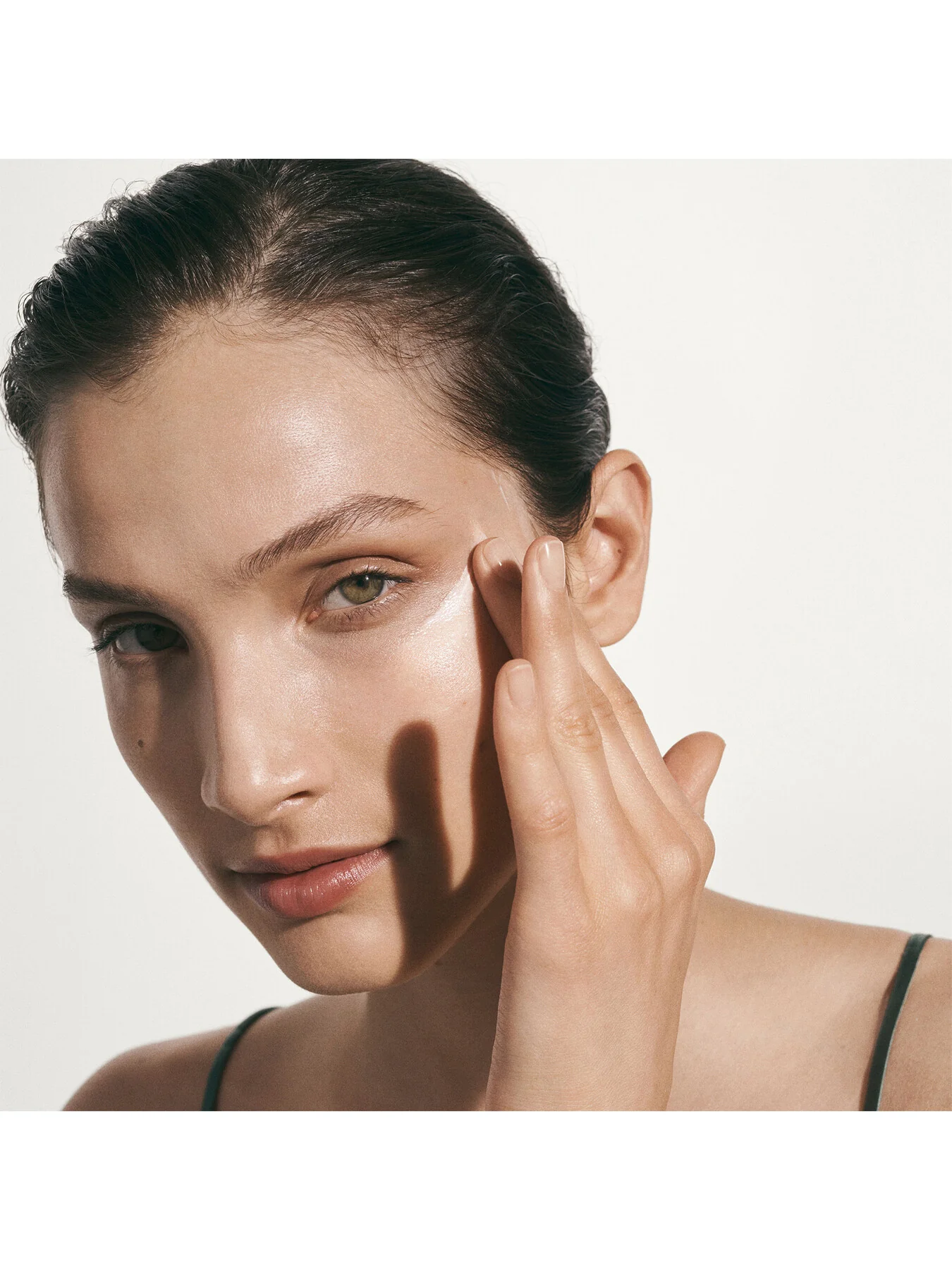 The Moisturizing Soft Cream 60ml - Image 5