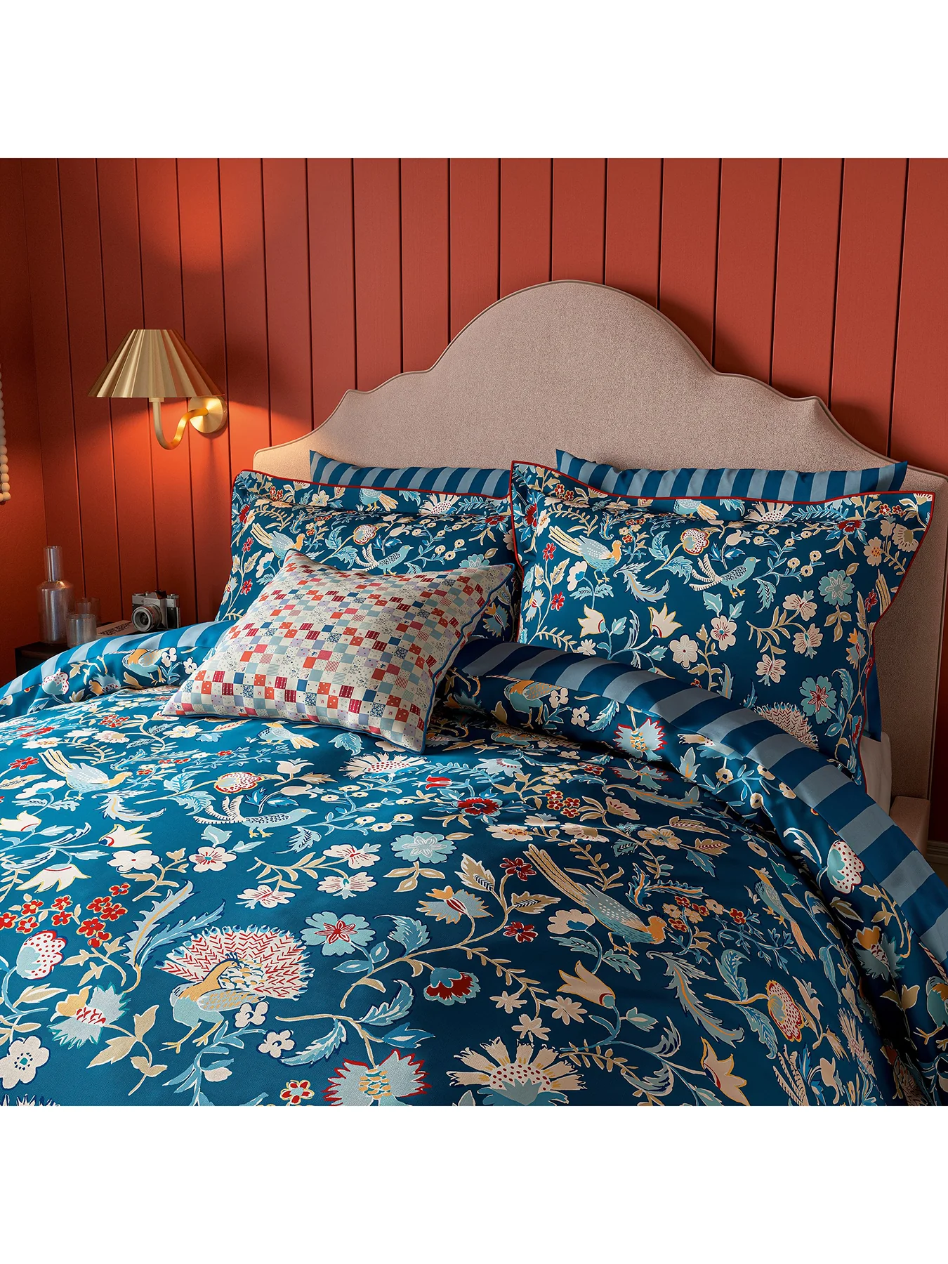 Seaforde Cover Set Blue/Red by Land & Shore - Image 3