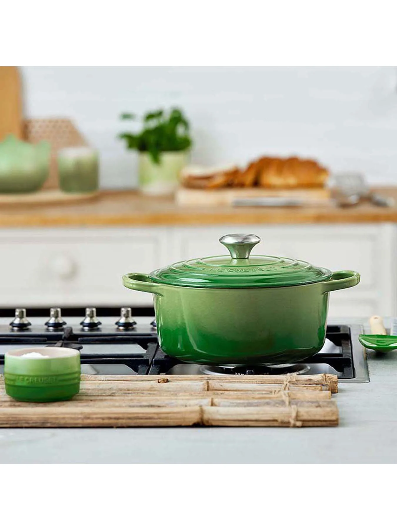 Cast Iron Round Casserole 24cm Bamboo Green - Image 3