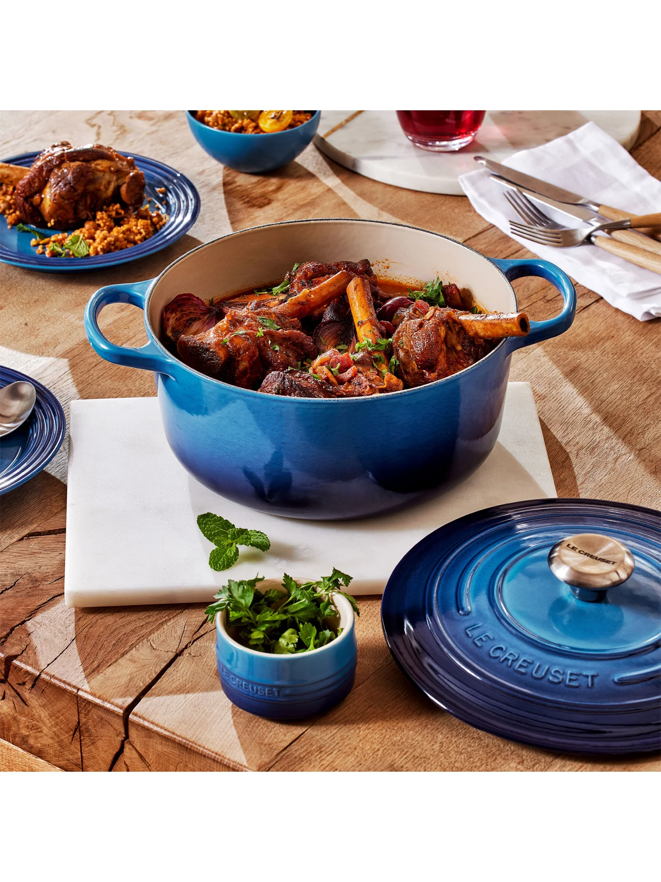 Cast Iron Round Casserole 28cm Azure Blue - Image 3