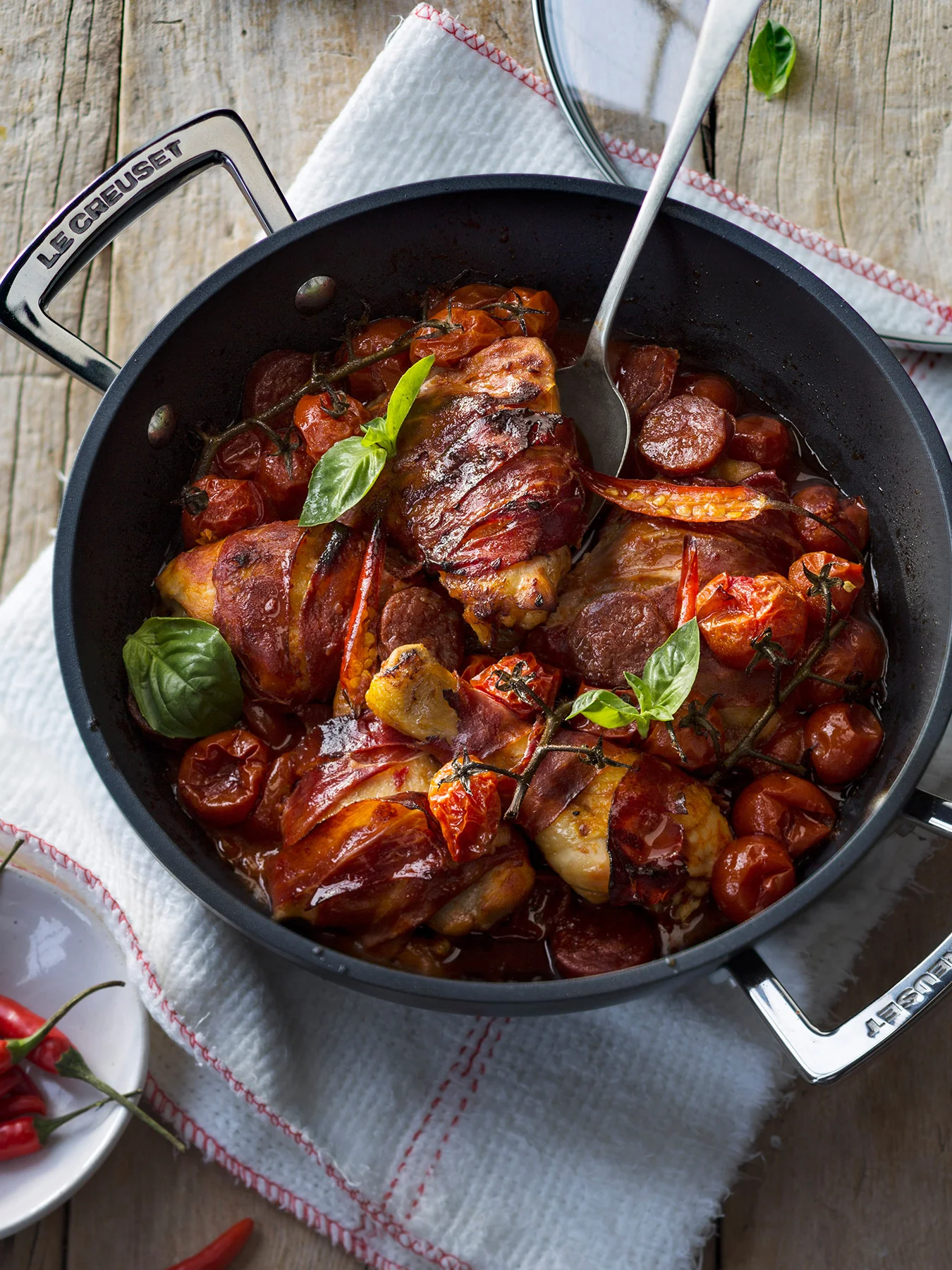 Toughened Non-Stick Shallow Casserole 30cm - Image 5