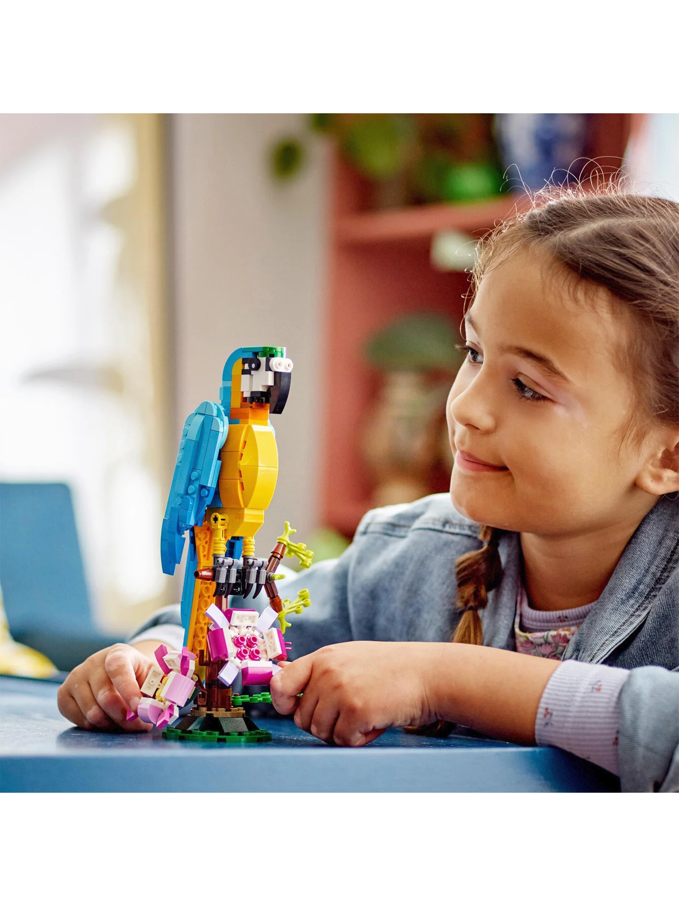 Exotic Parrot 31136 - Image 5