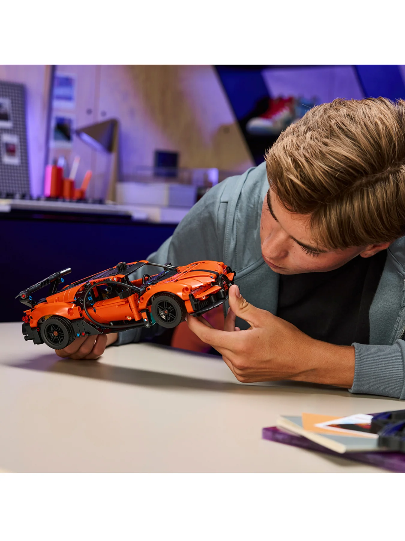 Technic Bugatti Chiron Pur Sport Hypercar 42222 - Image 2
