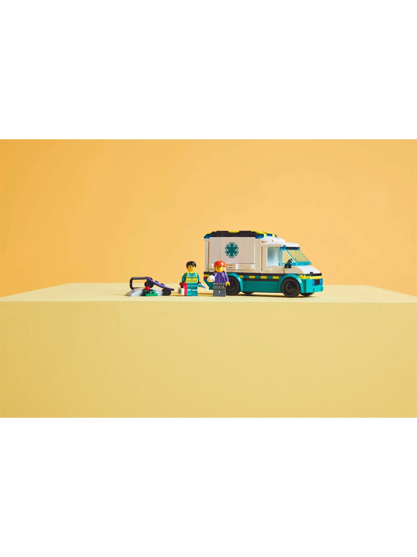 Emergency Ambulance 60451 - Image 3