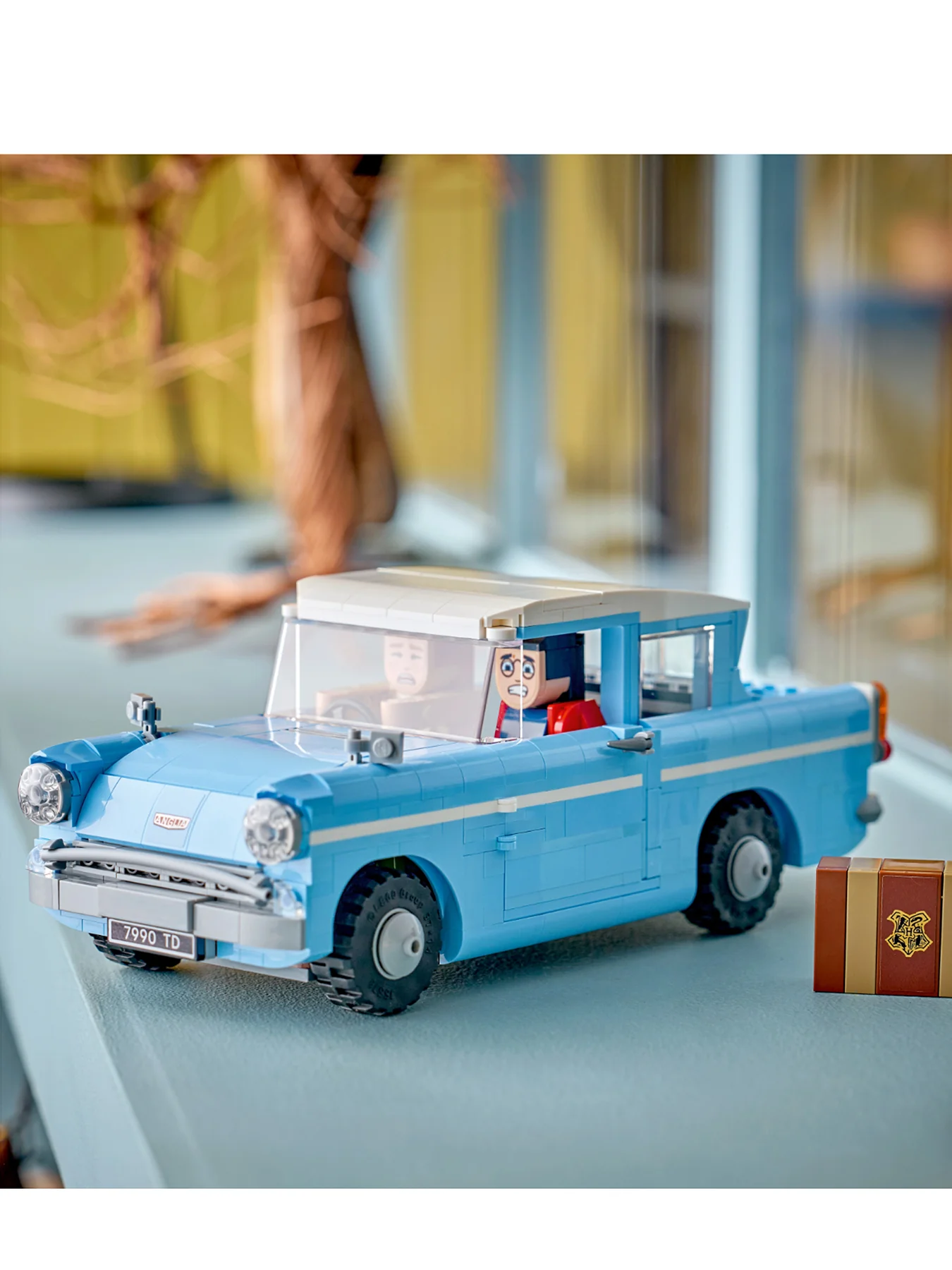 Harry Potter Enchanted Flying Ford Anglia Set 76470 - Image 3