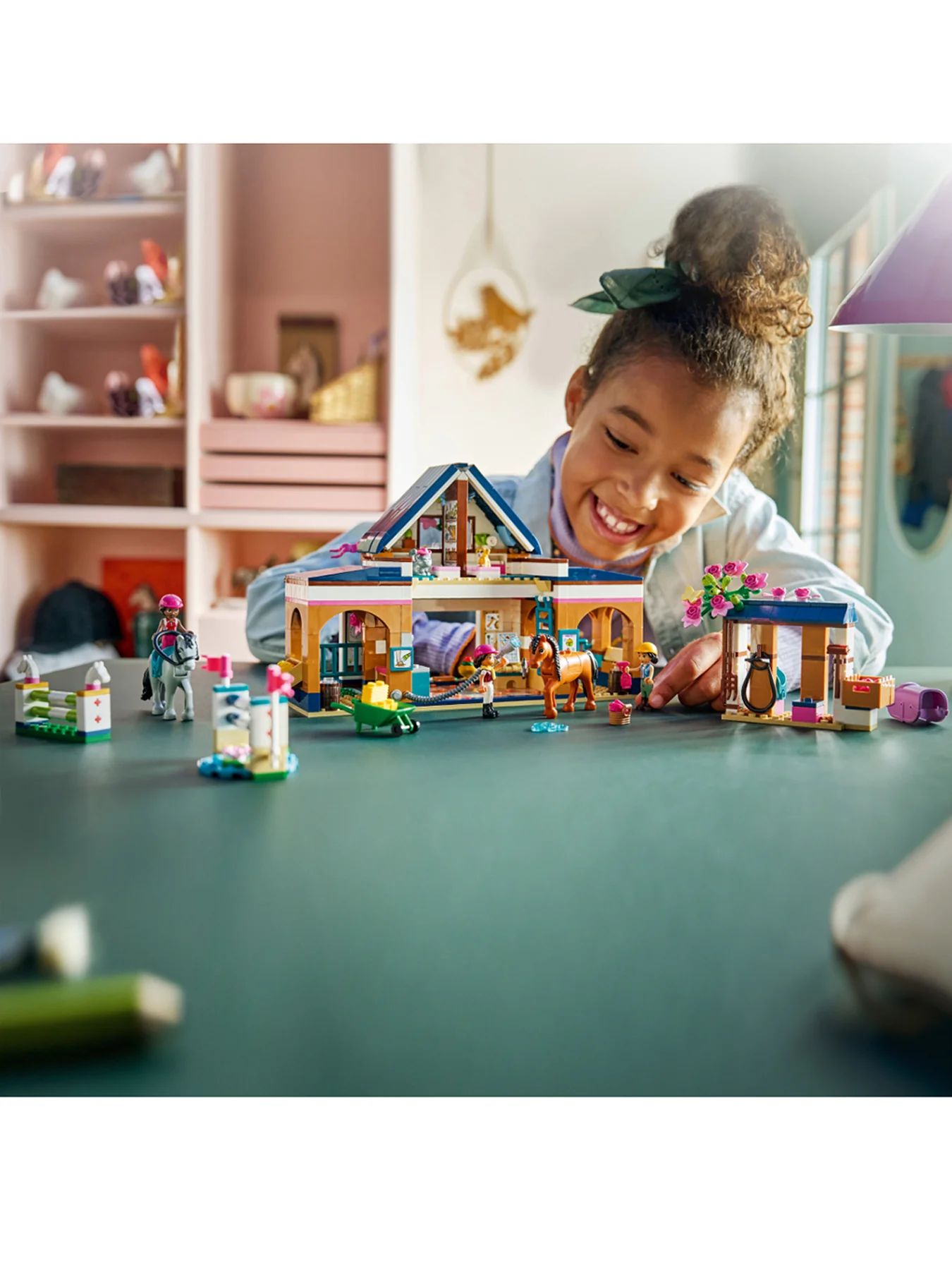 Friends Horse Stable and Riding Academy Set 42688 - Image 2