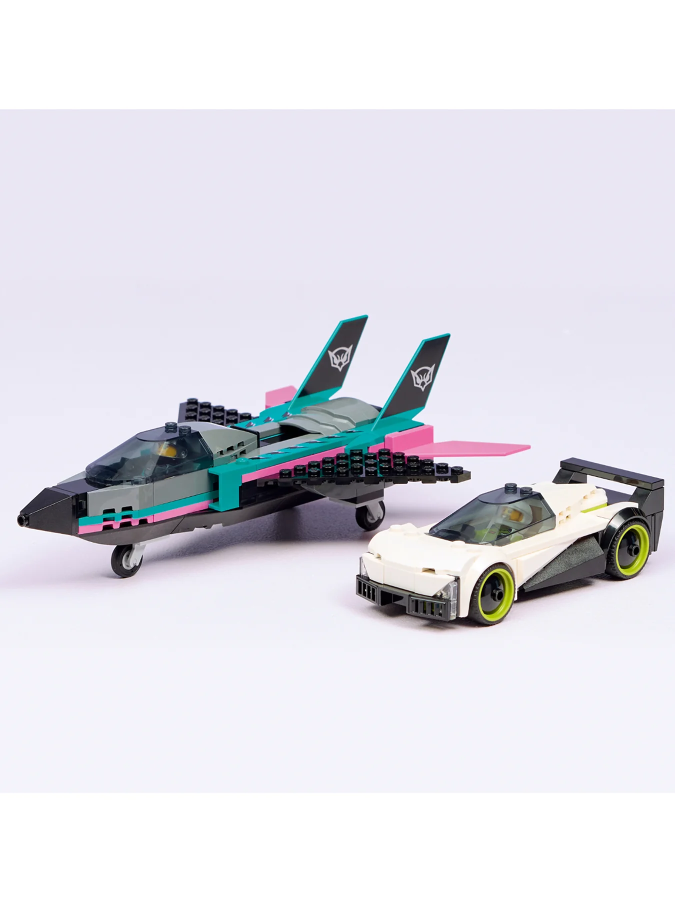 City Jet vs Car Playset 60489 - Image 3