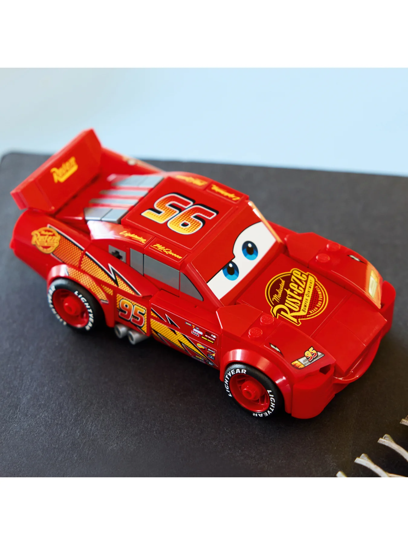 Disney Pixar Lightning McQueen Car Set 77255 - Image 3