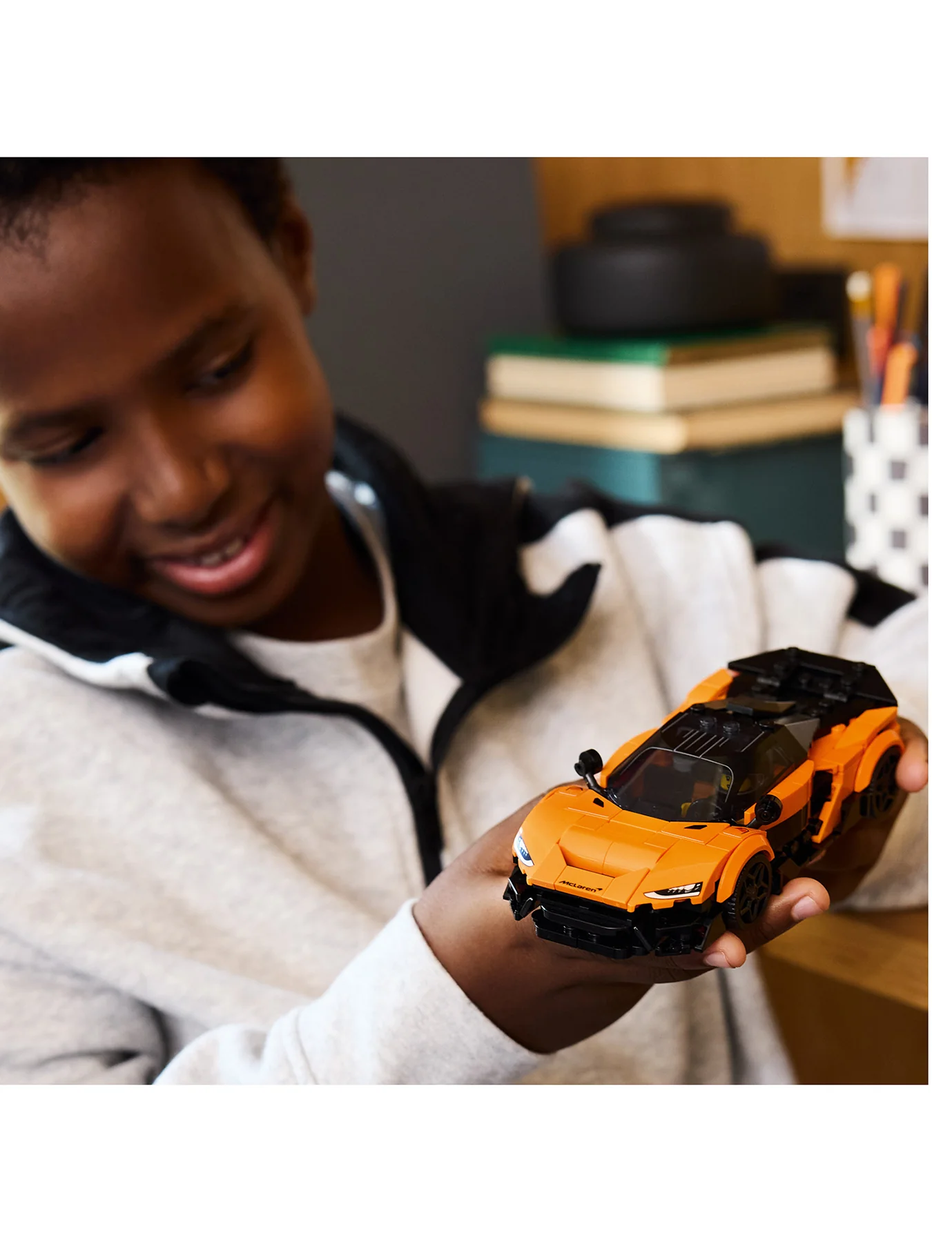 Technic McLaren W1 Supercar Set 77257 - Image 2