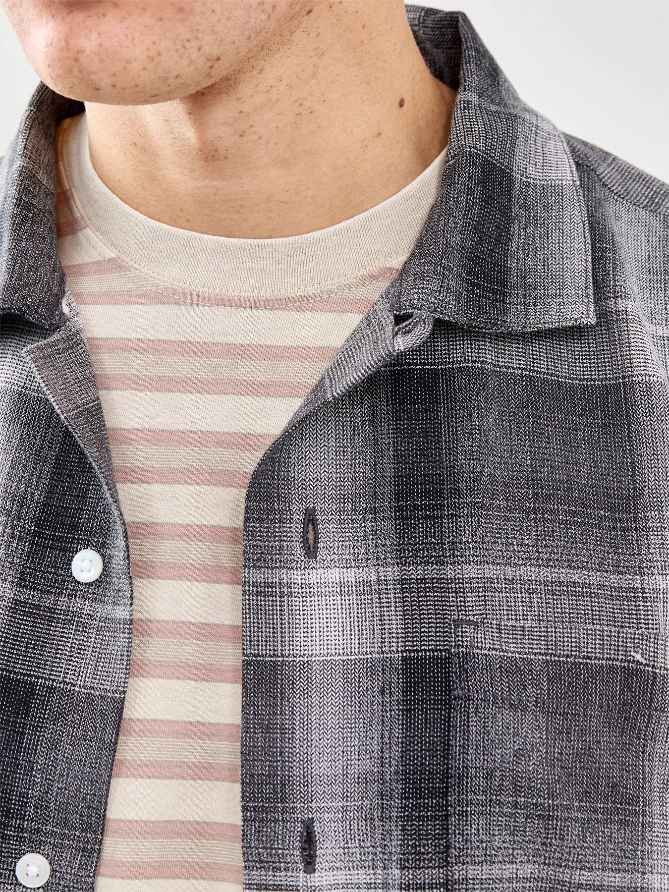 Red Tab Stripe T-Shirt Pink - Image 3