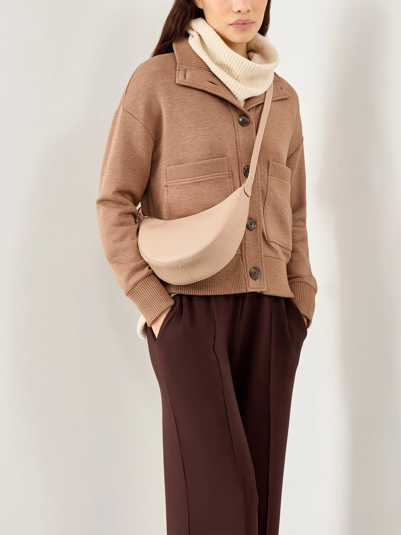 Le Foulonné Small Leather Crossbody Bag Cream - Image 2
