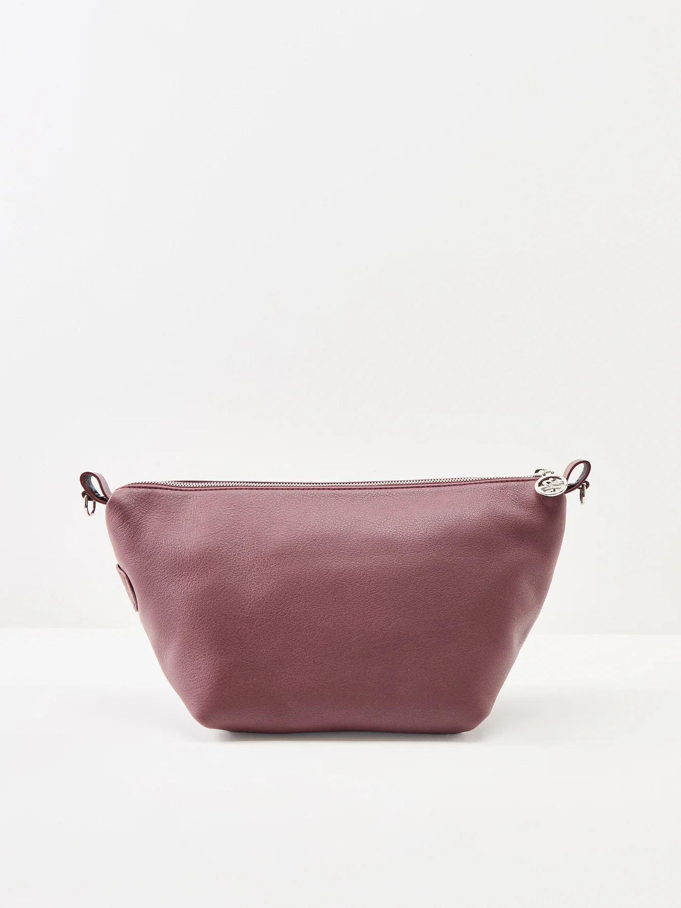 Le Slouchy Small Leather Crossbody Bag Pomegranate - Image 3