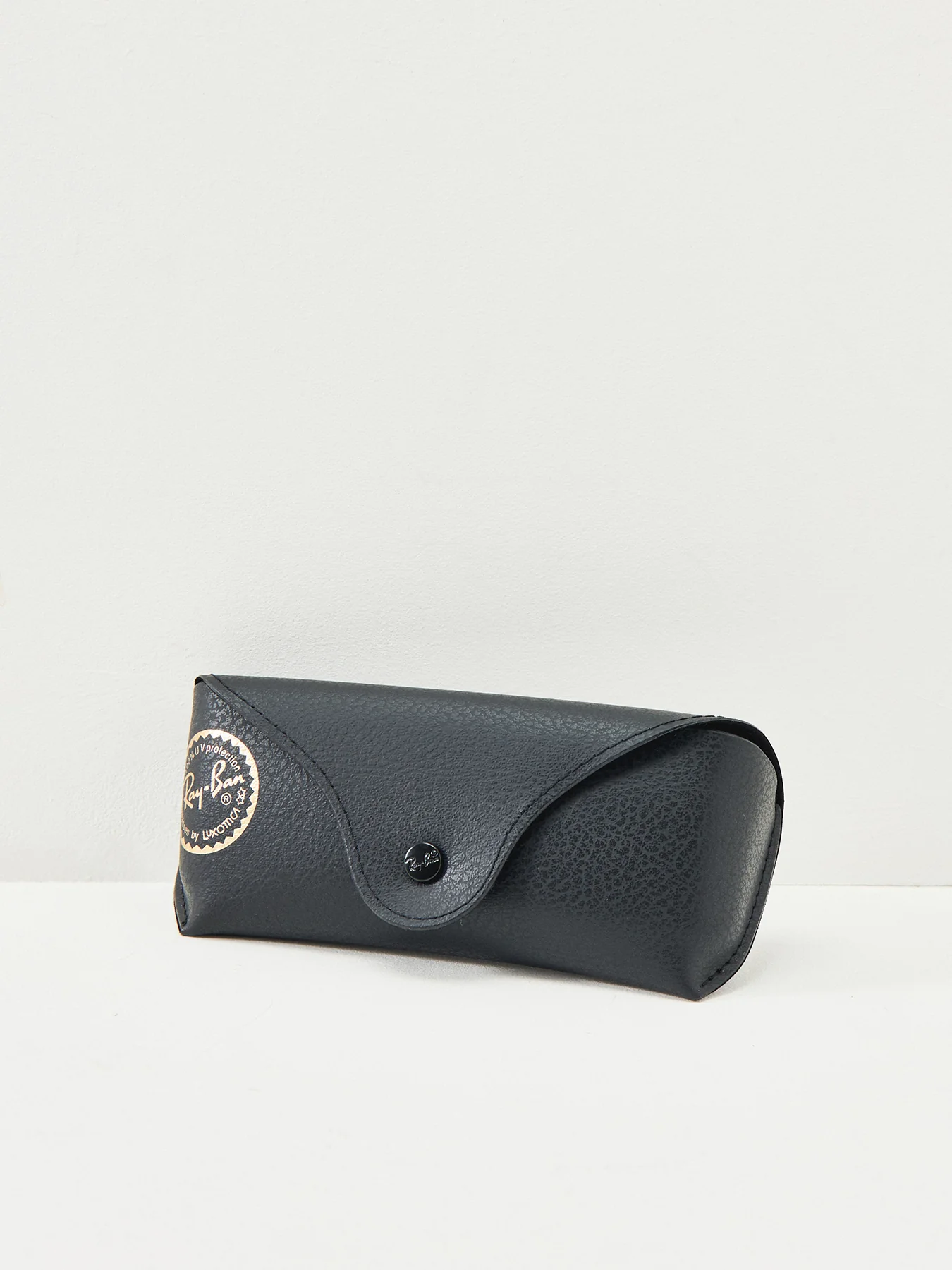Oval Tinted Sunglasses Black - Image 4
