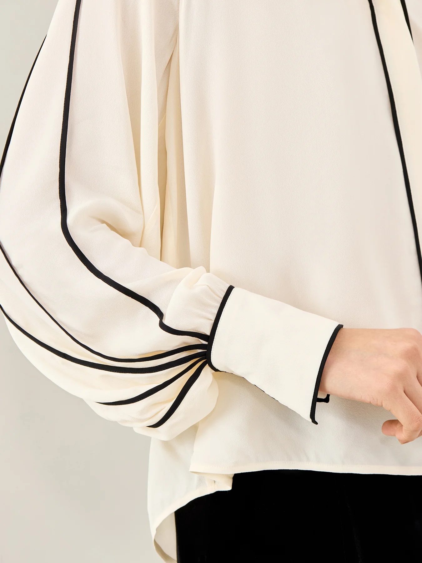 Bea Contrast Edge Chiffon Blouse - Image 3