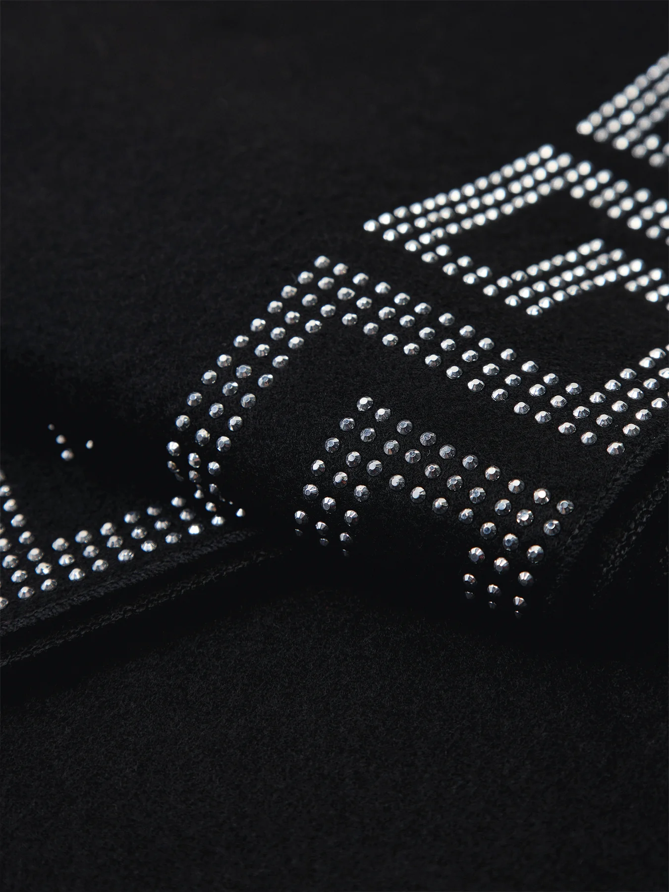Geometric Border Wrap Scarf Black - Image 3