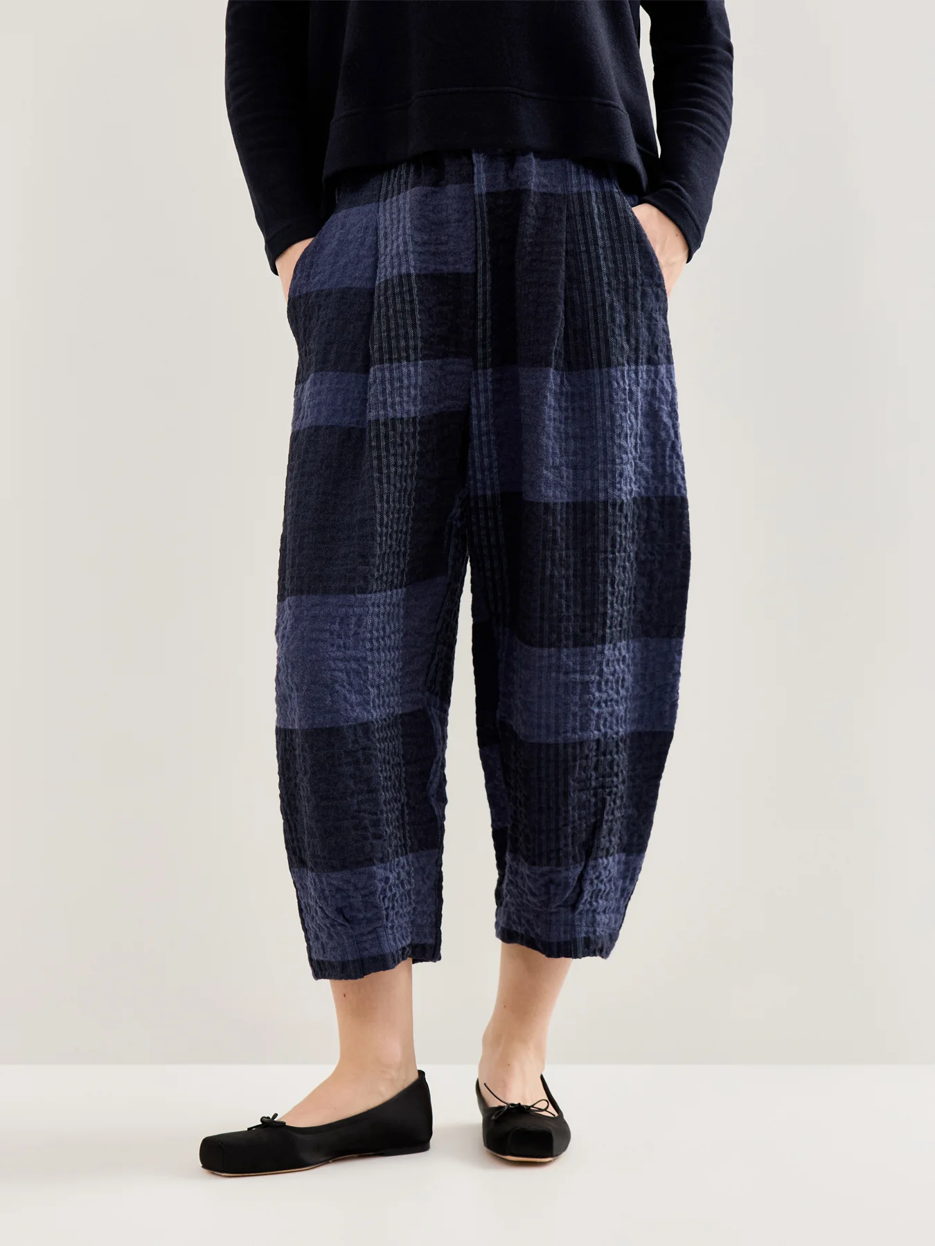 Check Barrel Leg Trousers Grey - Image 4
