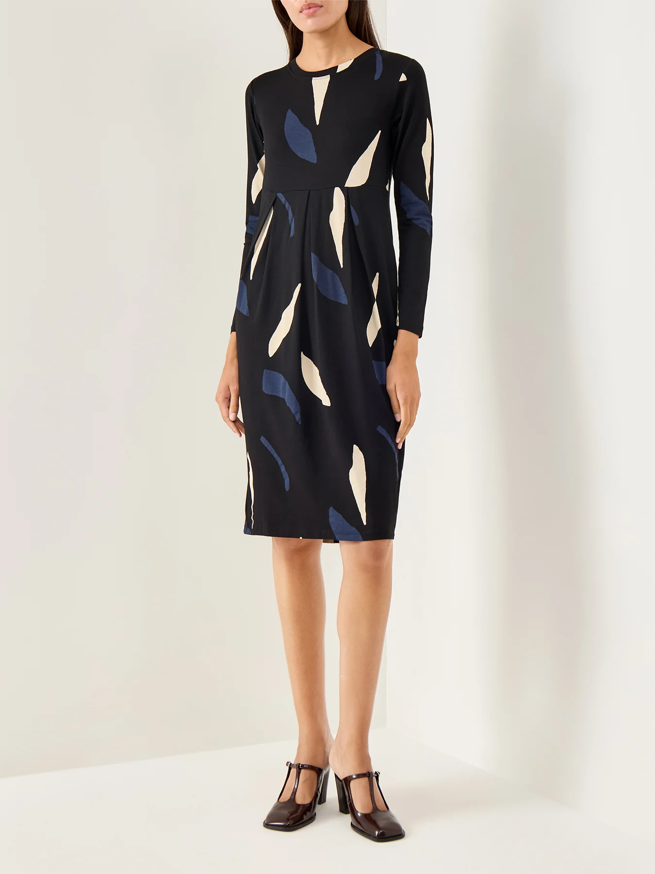 Manamo Printed Dress Navy Blazer - Image 4