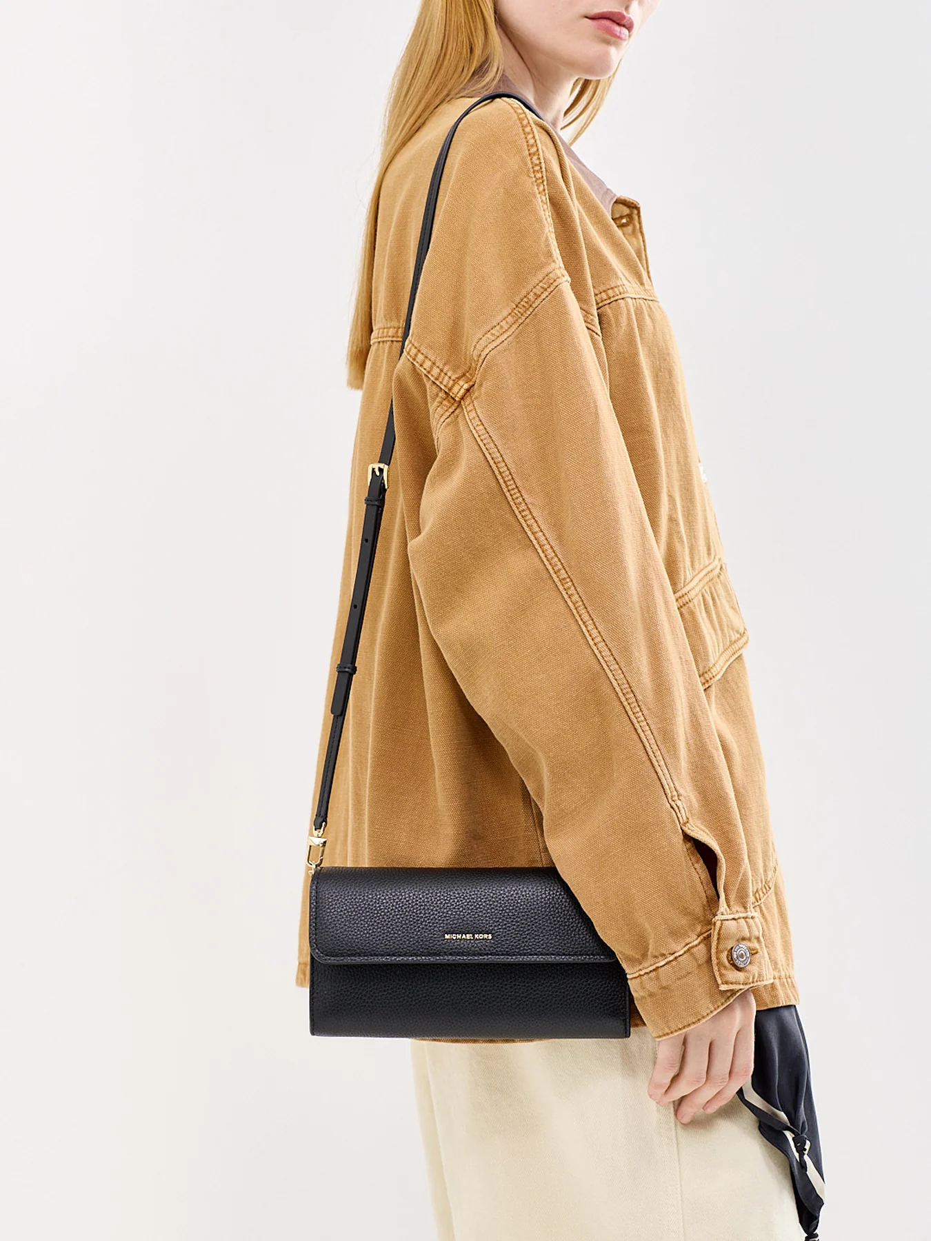 Jet Set Small Flap Crossbody Bag Black - Image 2