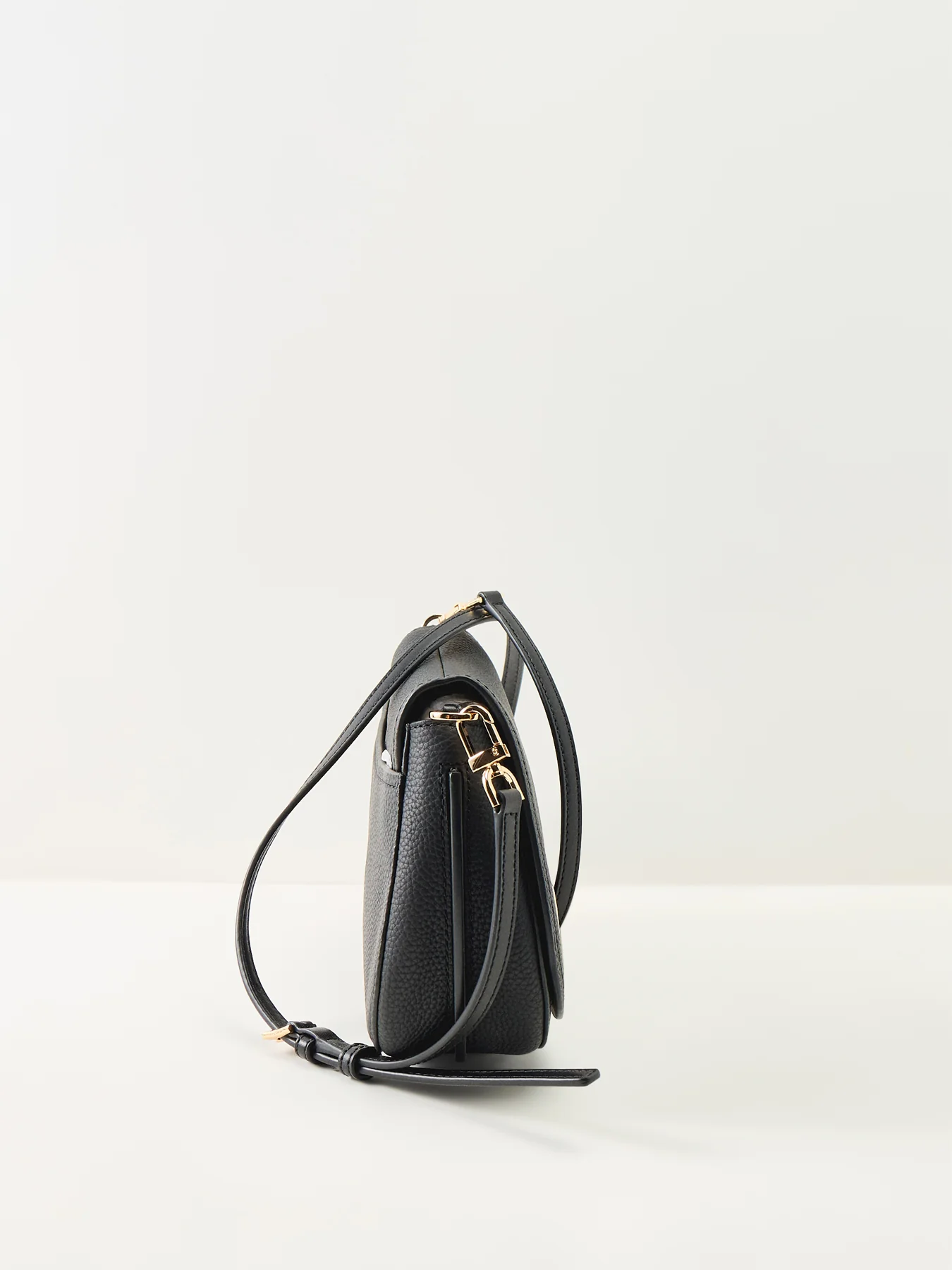 Nolita Medium Chain Convertible Shoulder Bag Black - Image 4