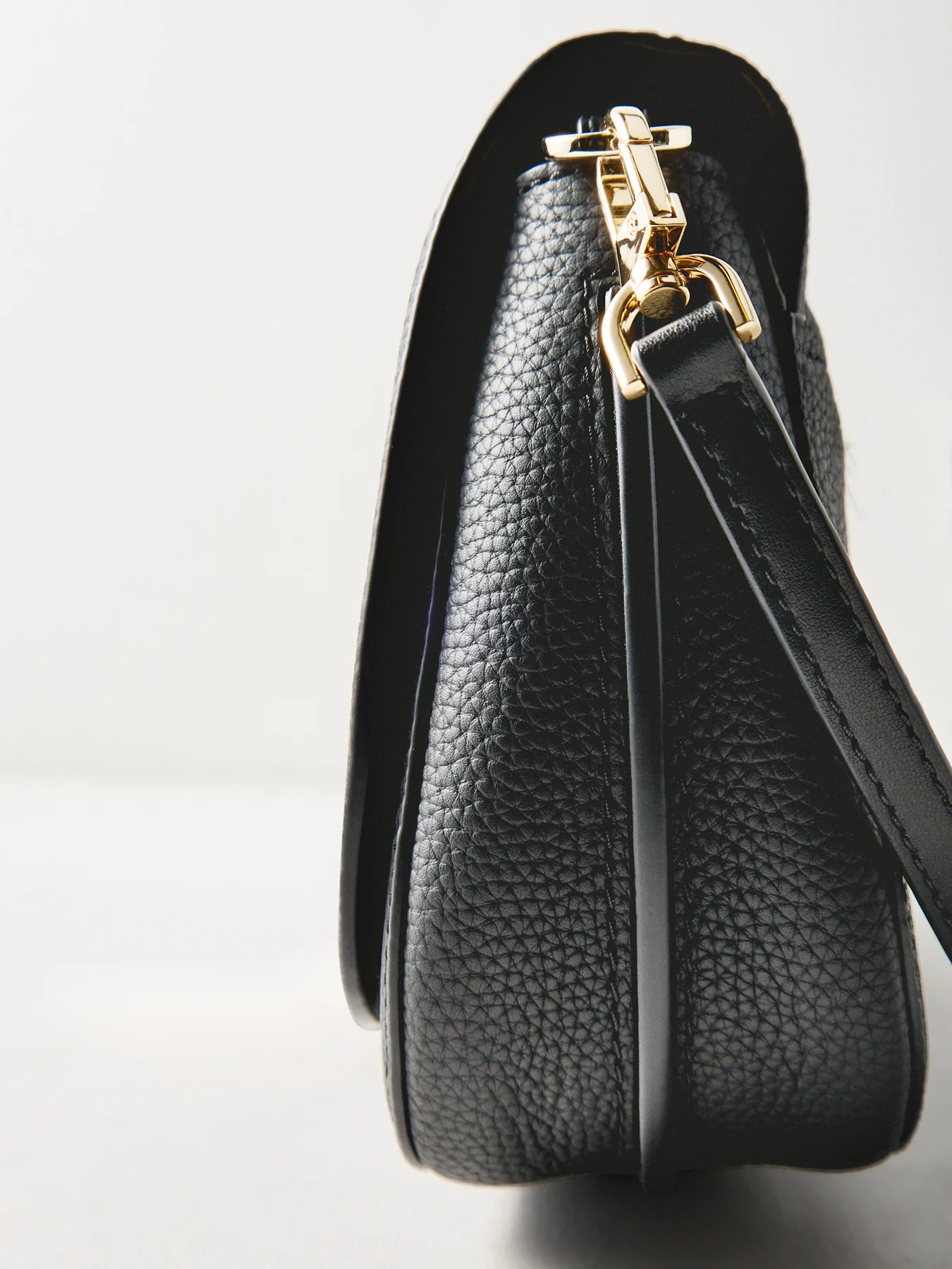 Nolita Medium Chain Convertible Shoulder Bag Black - Image 5