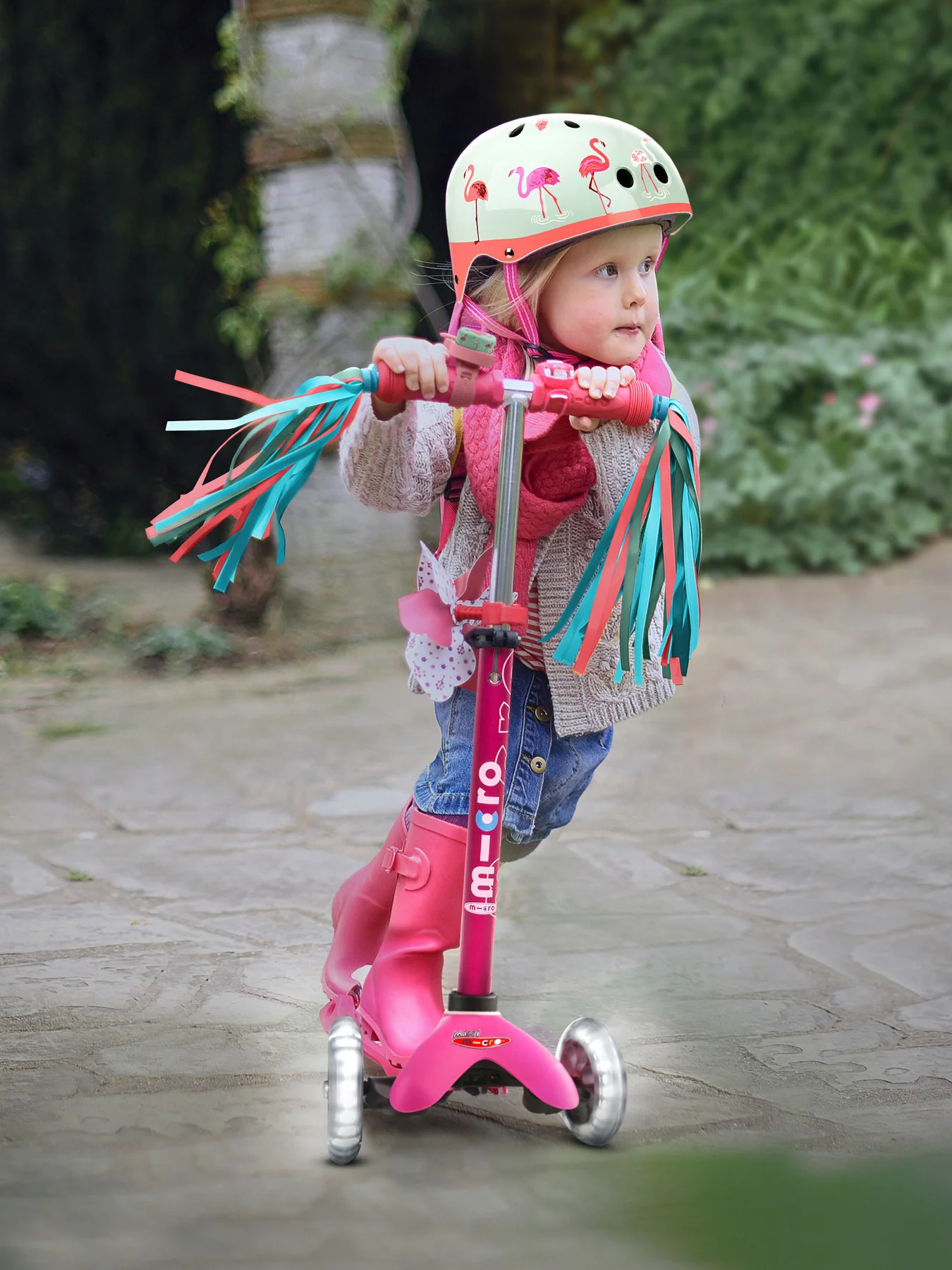 Mini Deluxe Scooter & Mermaid Helmet Bundle - Image 4