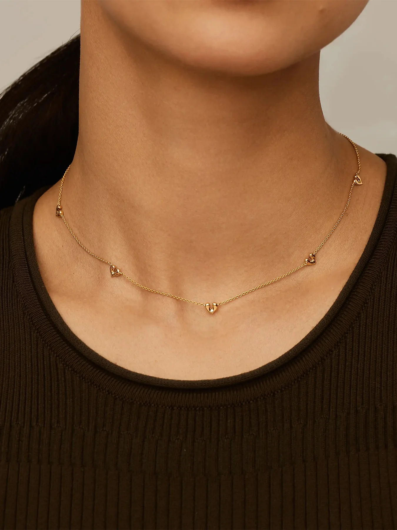 Molten Heart Mini Charm Choker Gold - Image 3