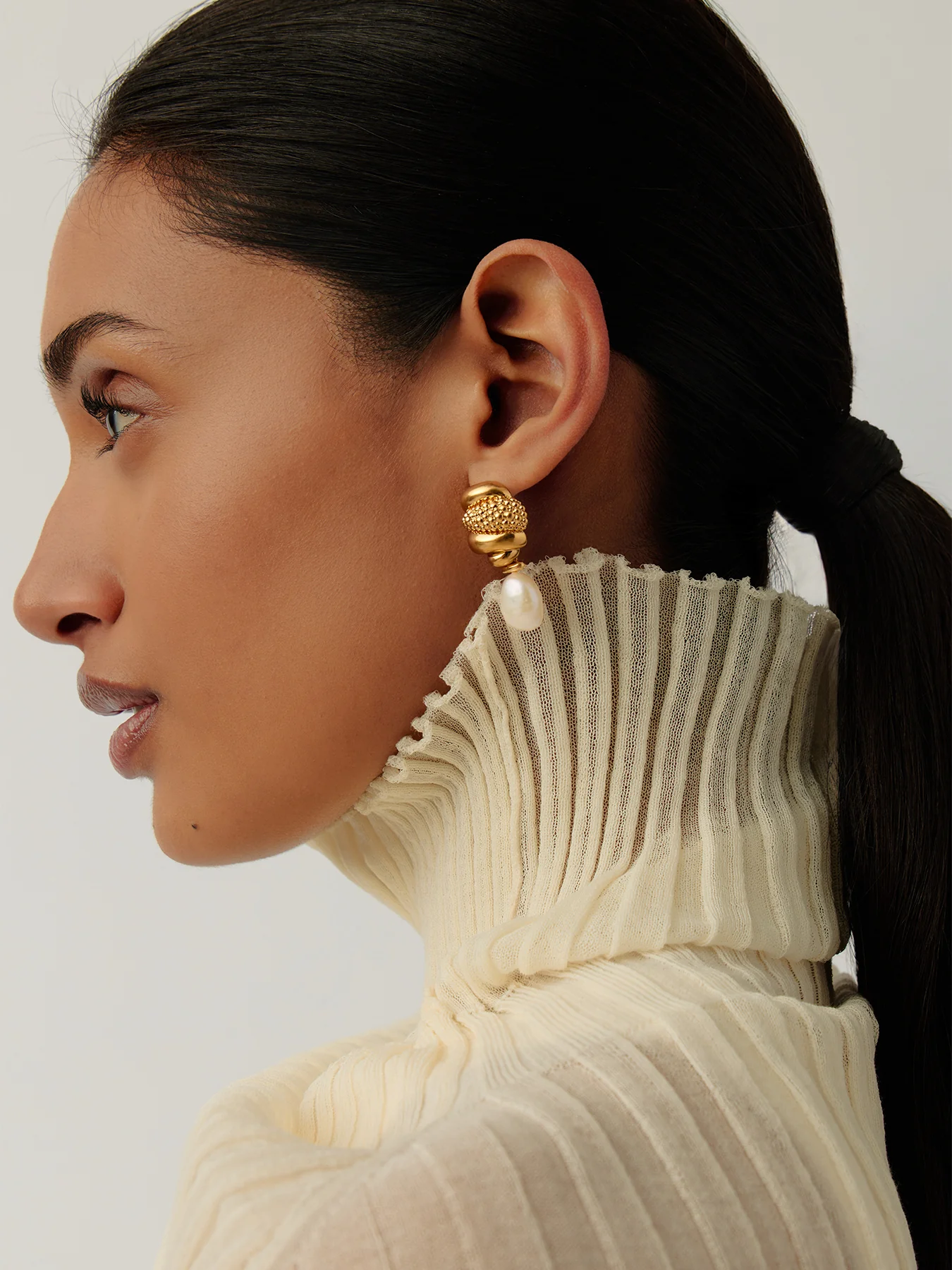 Pearl Baya Drop Earrings Gold - Image 2