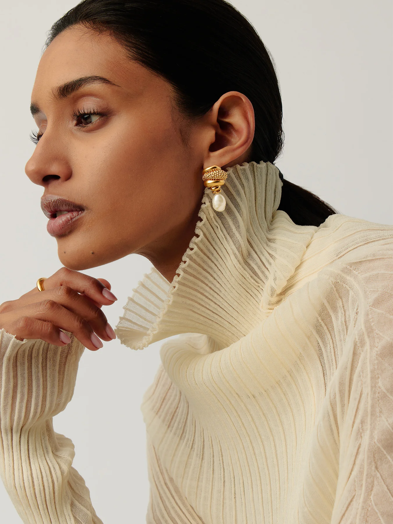 Pearl Baya Drop Earrings Gold - Image 4