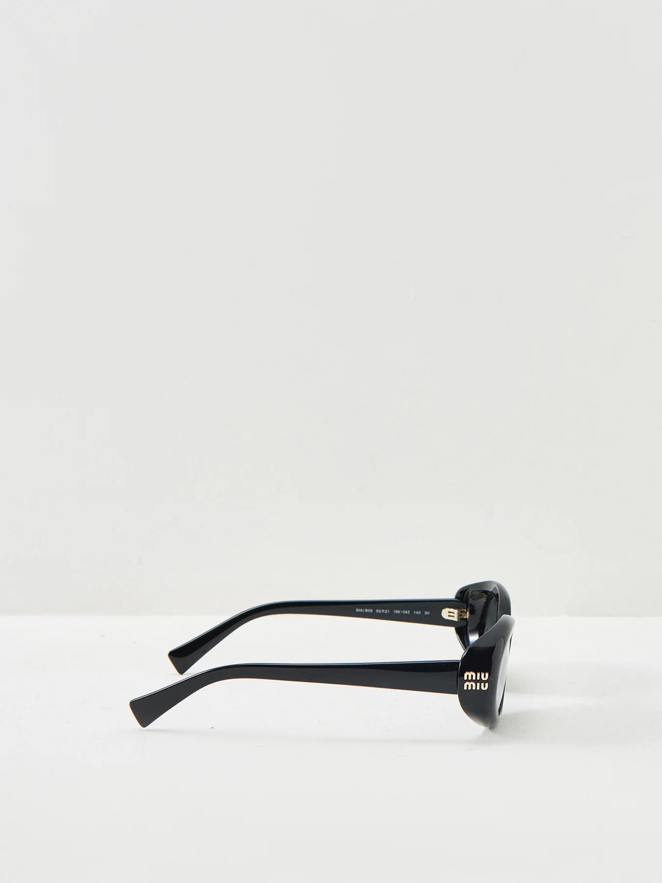 Oval Sunglasses Black - Image 2