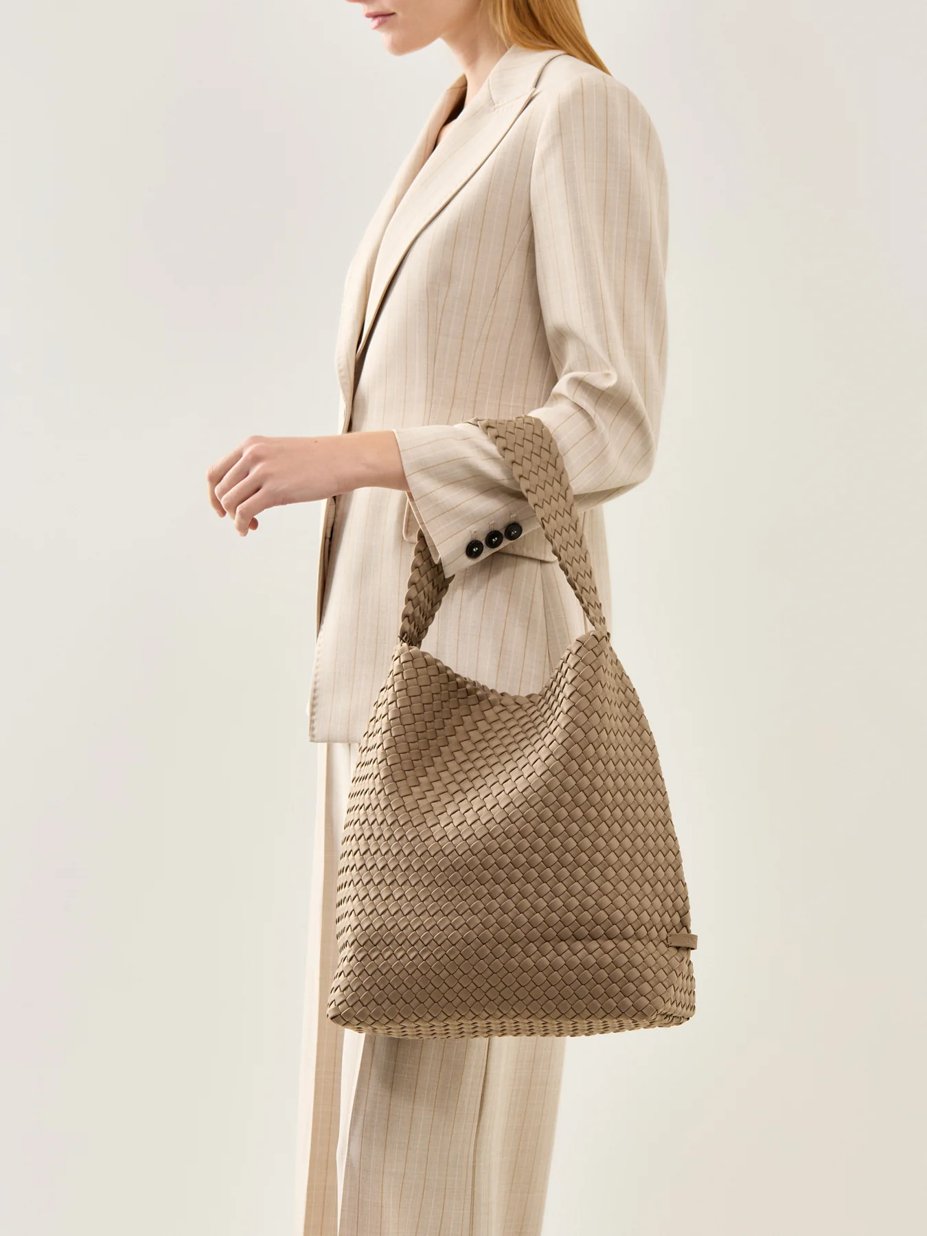 Nomad Hobo Medium Cashmere - Image 2