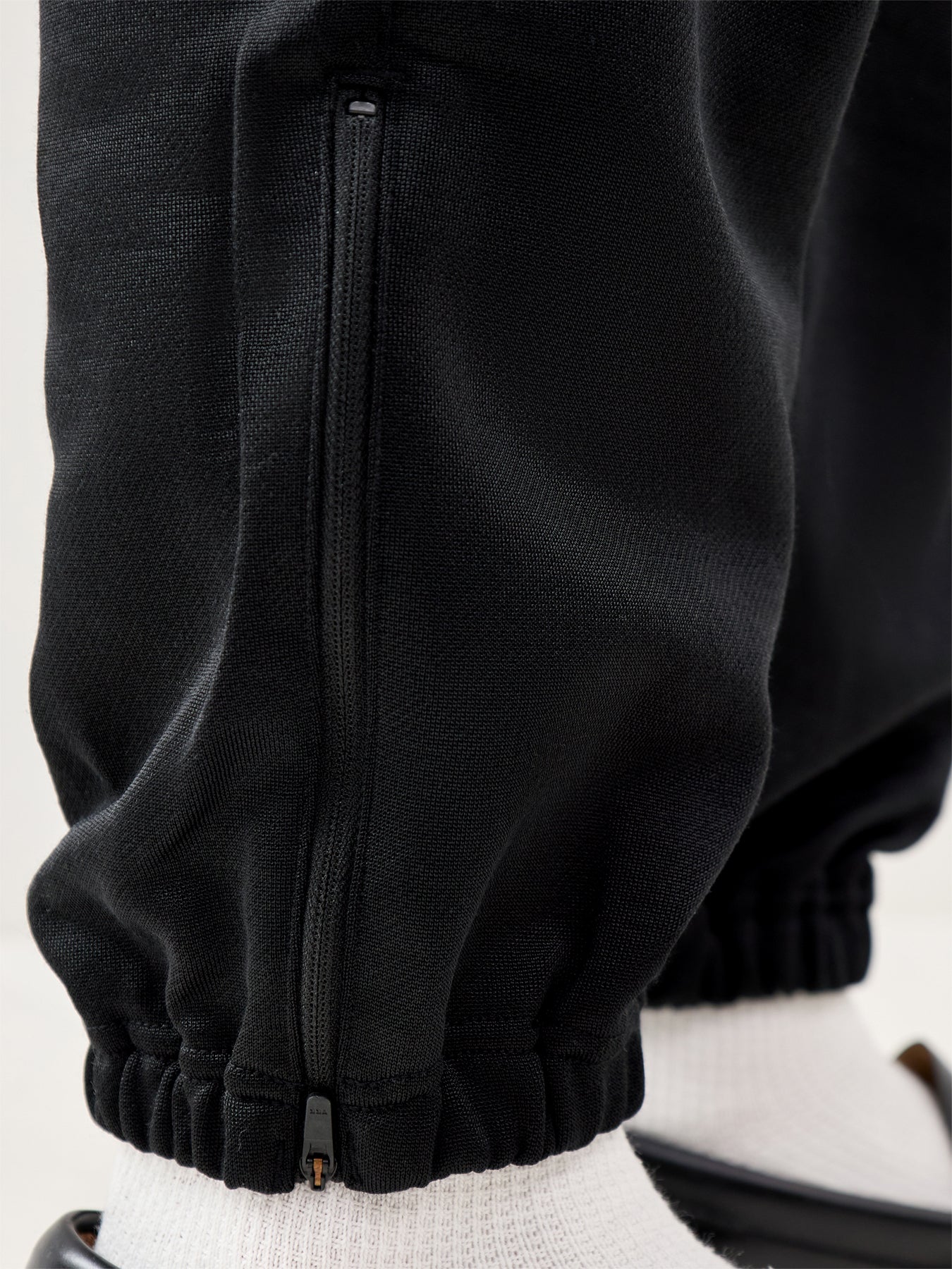 Zipped Sweatpants Black - Image 3