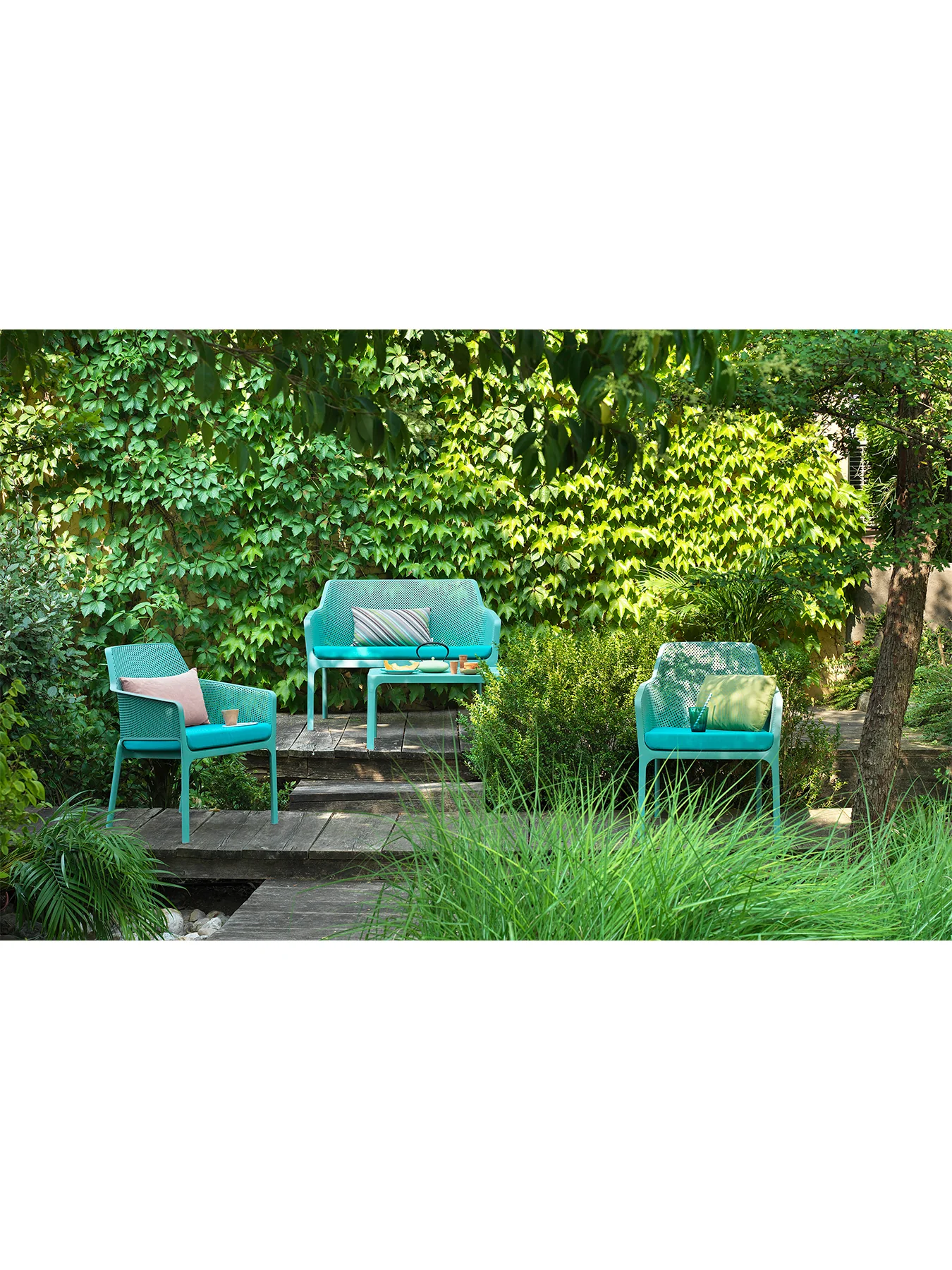 Net Bench, Table & 2 Relax Chairs in Salice - Image 2