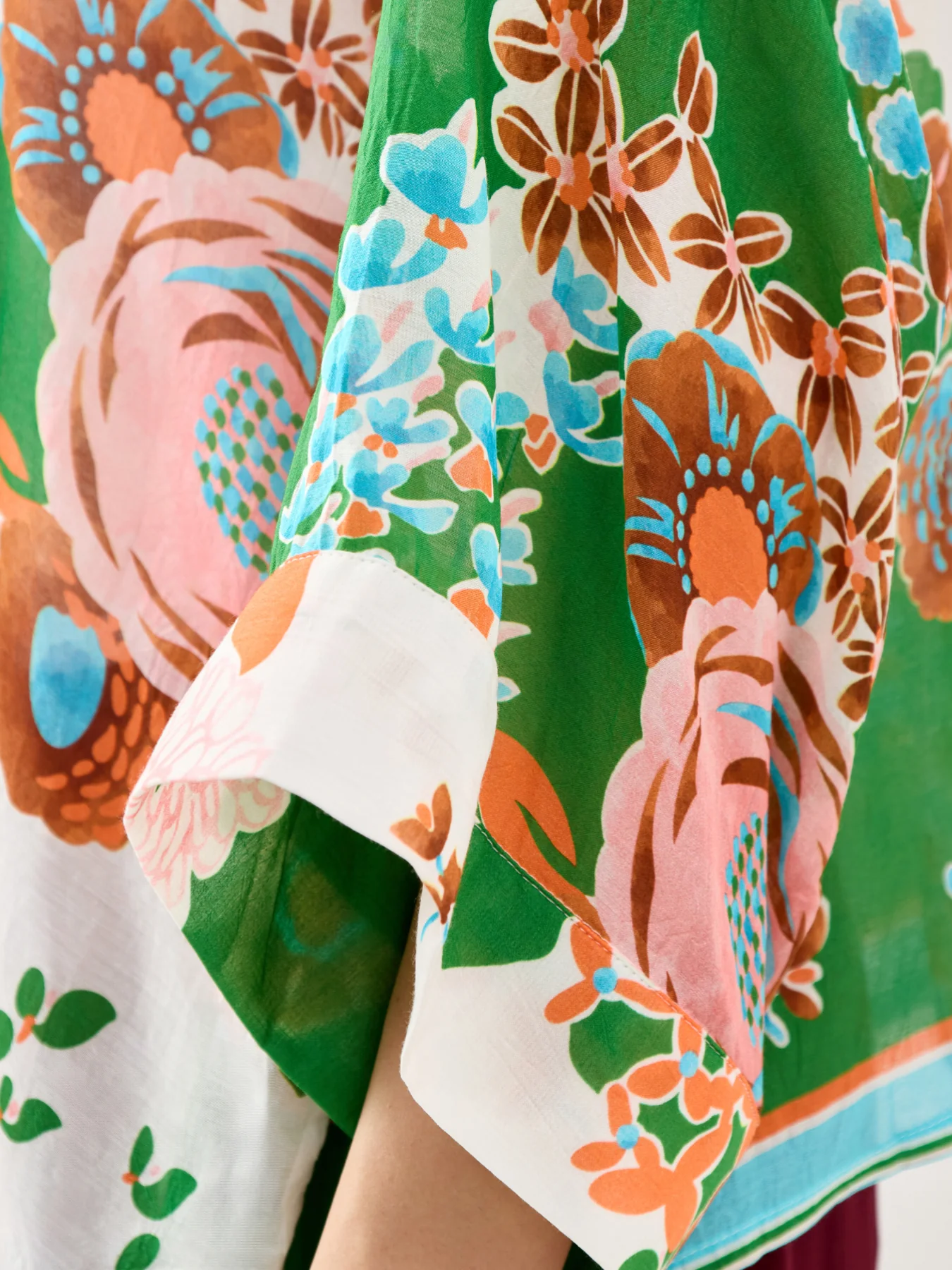 Kitsch Bouquet Print Kimono Green - Image 3