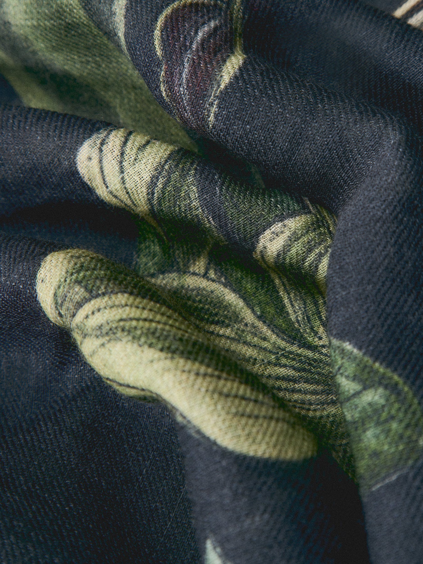 Orchid Black Wool Scarf - Image 3