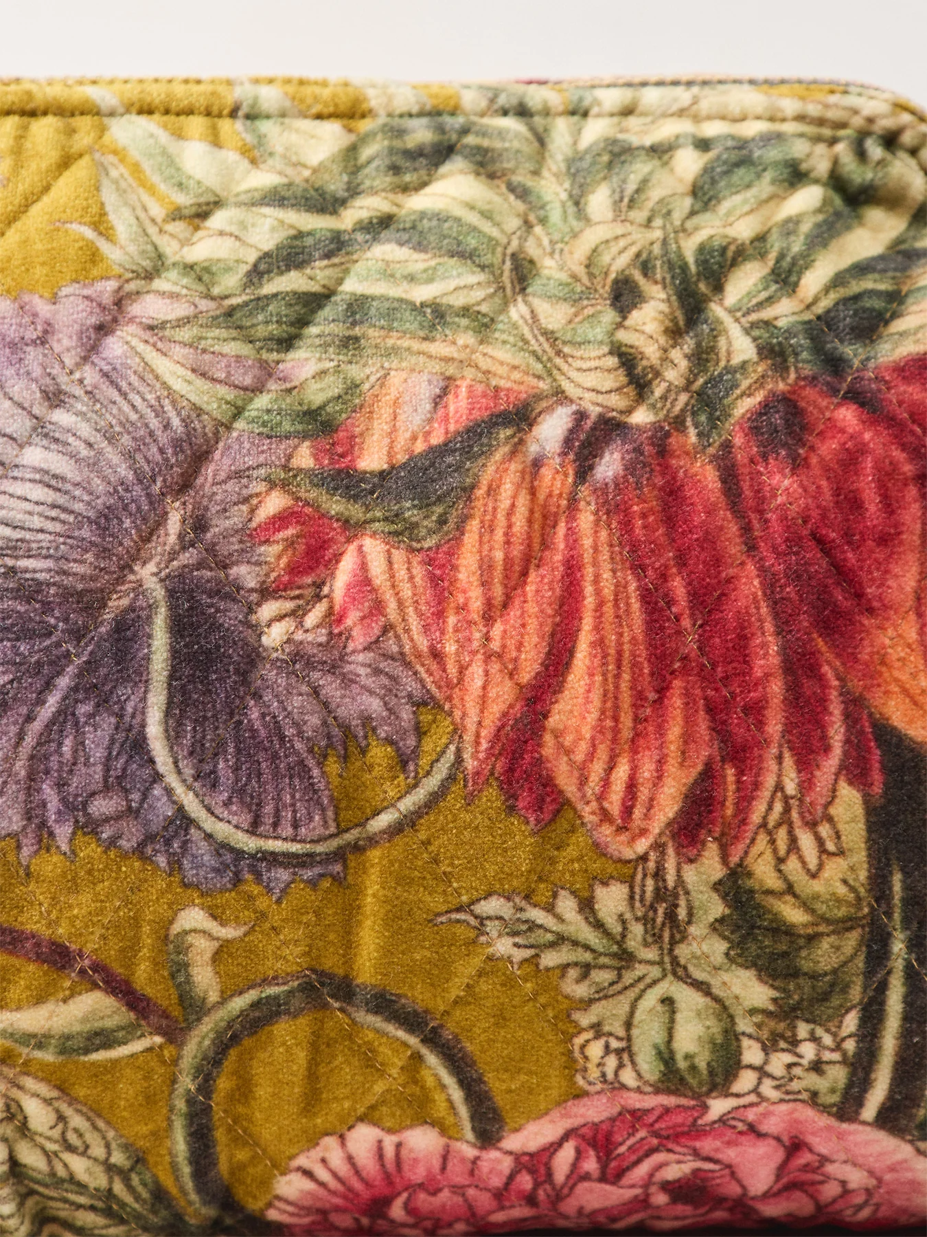 Primula Velvet Pouch Gold - Image 4