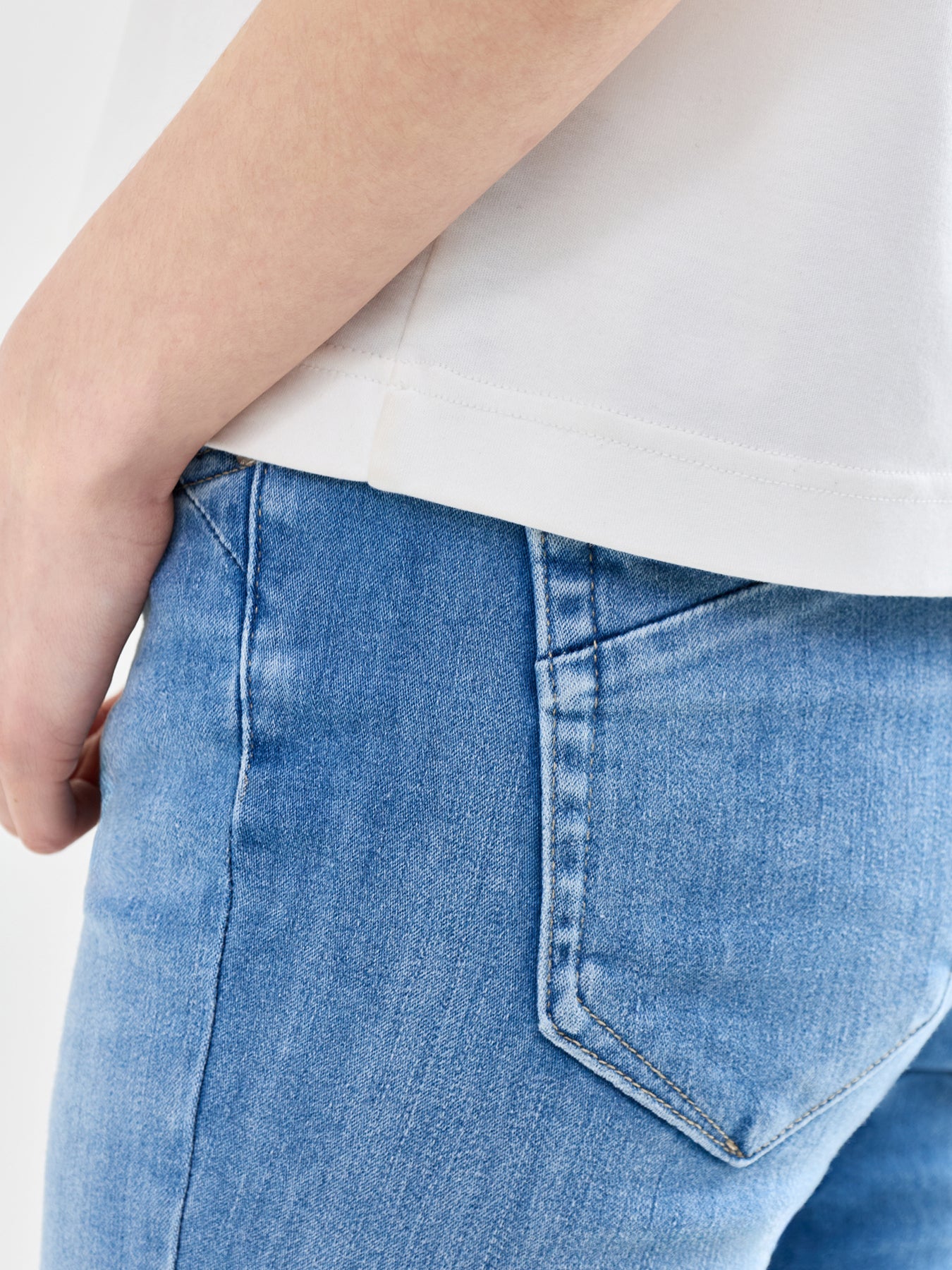 Blush Icon Coin Mid Rise Skinny Jeans Medium Blue - Image 3
