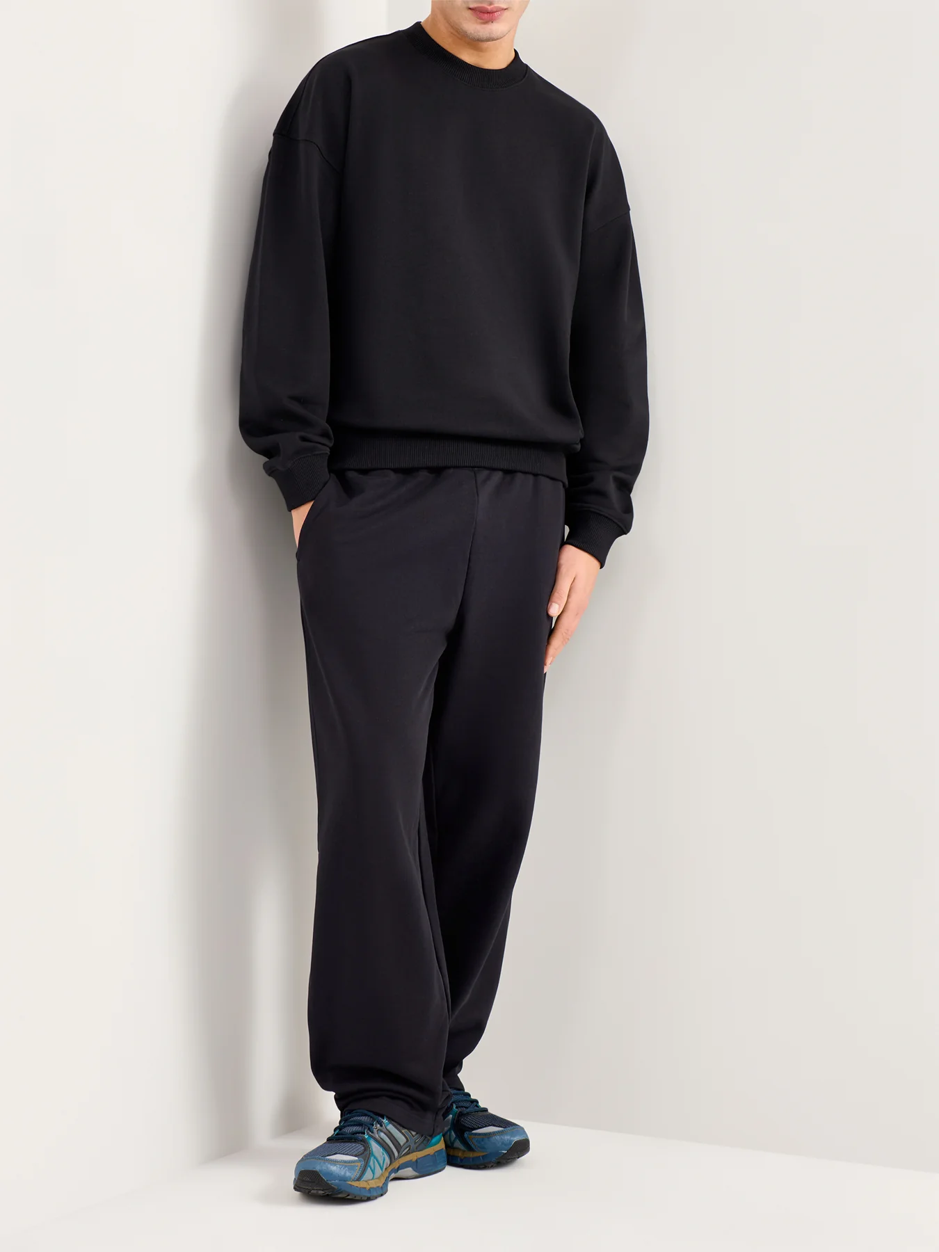Lucas Oversized Long Sleeve Sweatshirt Black - Image 2