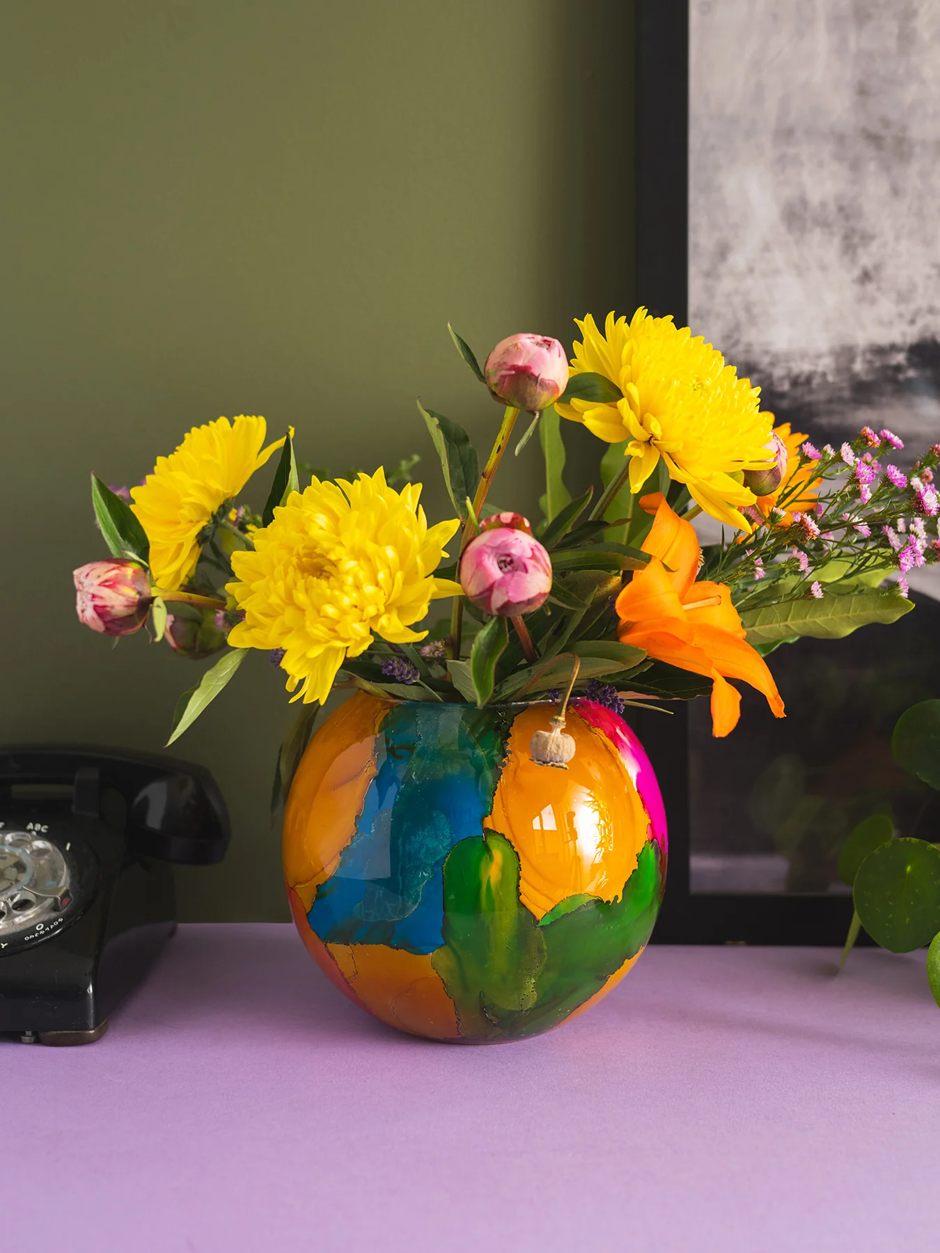 Marble Finish Hurricane Vase - Image 2