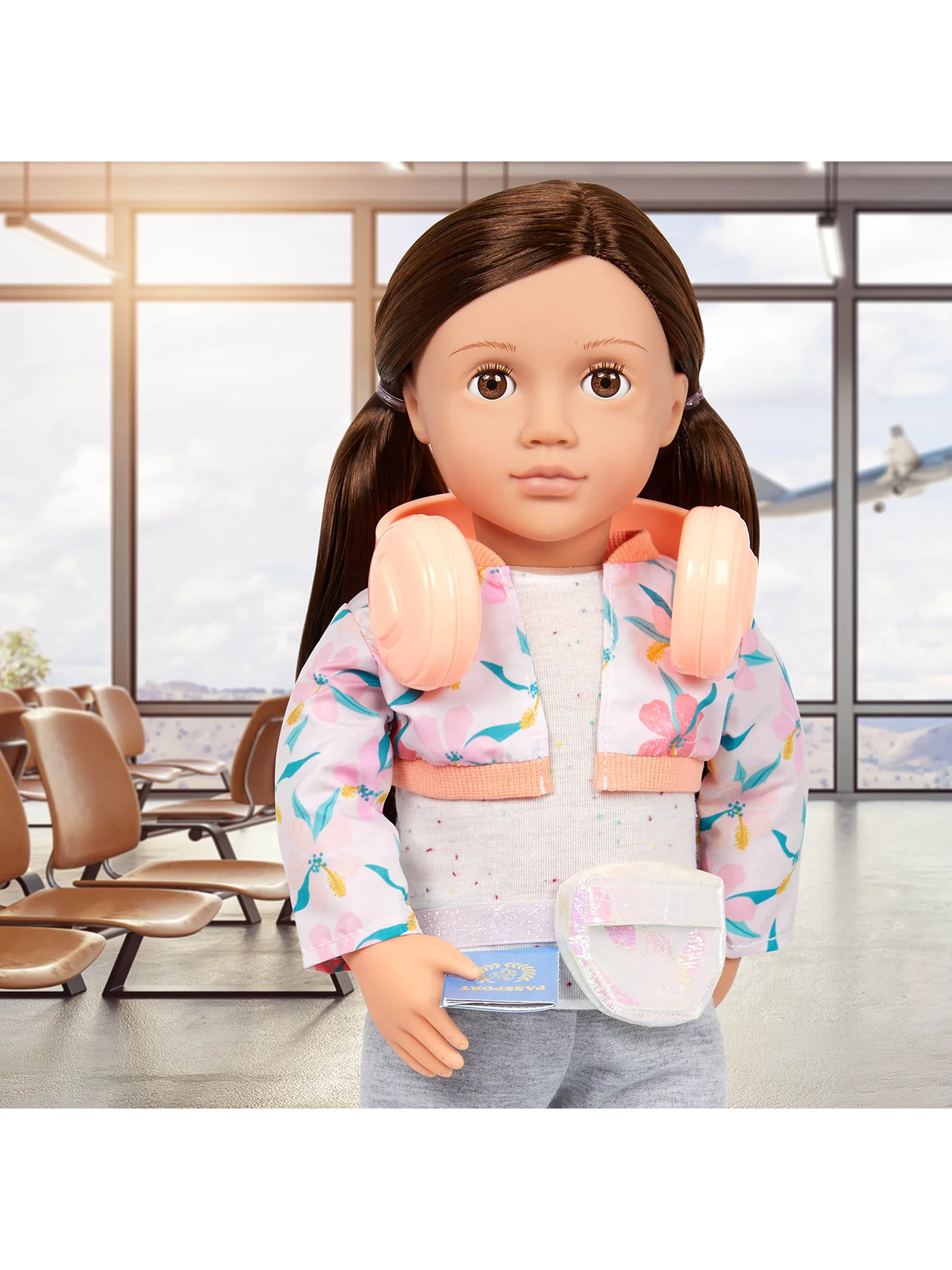 Reese Deluxe Travel Doll - Image 3