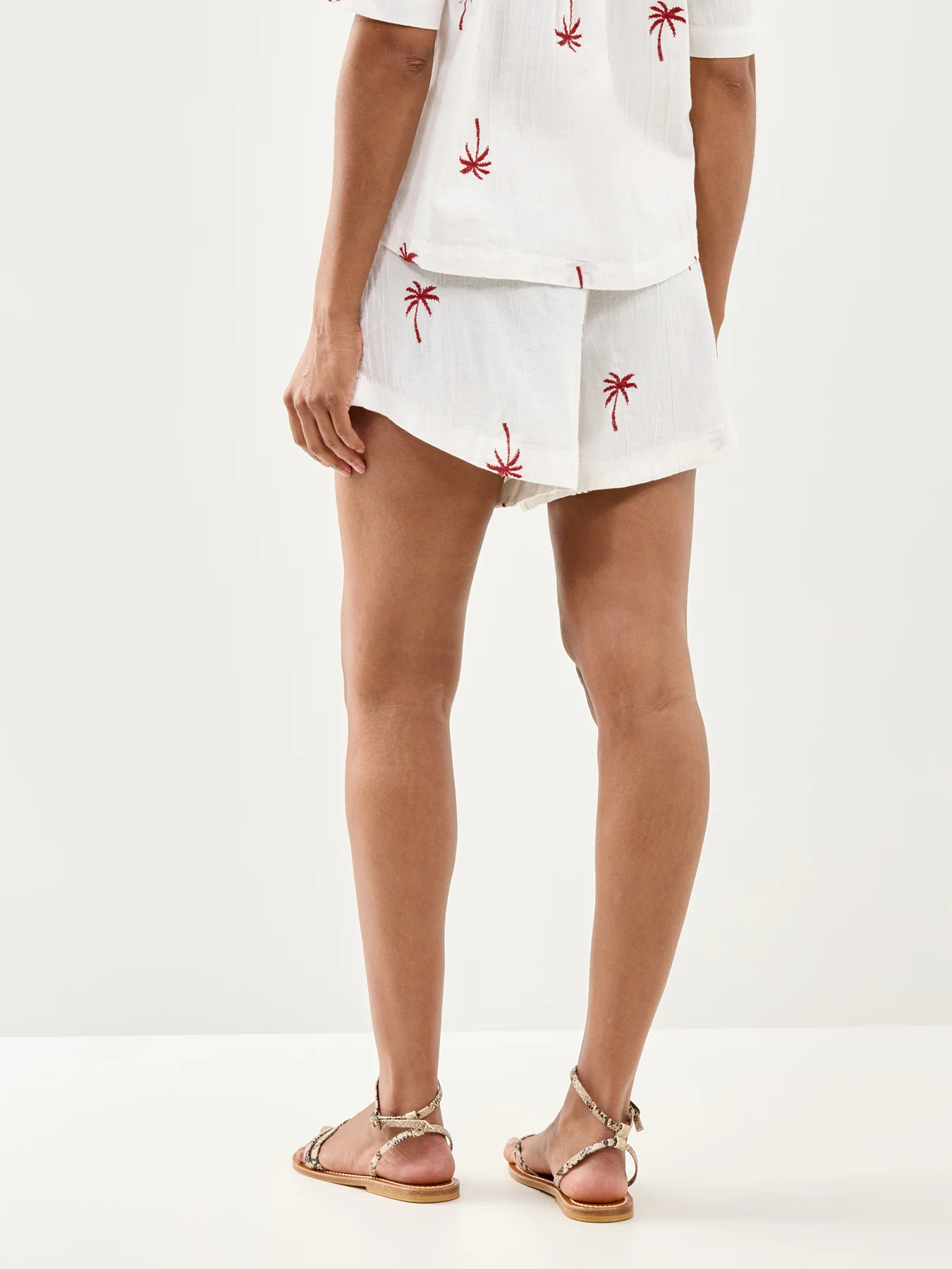 Kiana Embroidered Shorts Multi - Image 5