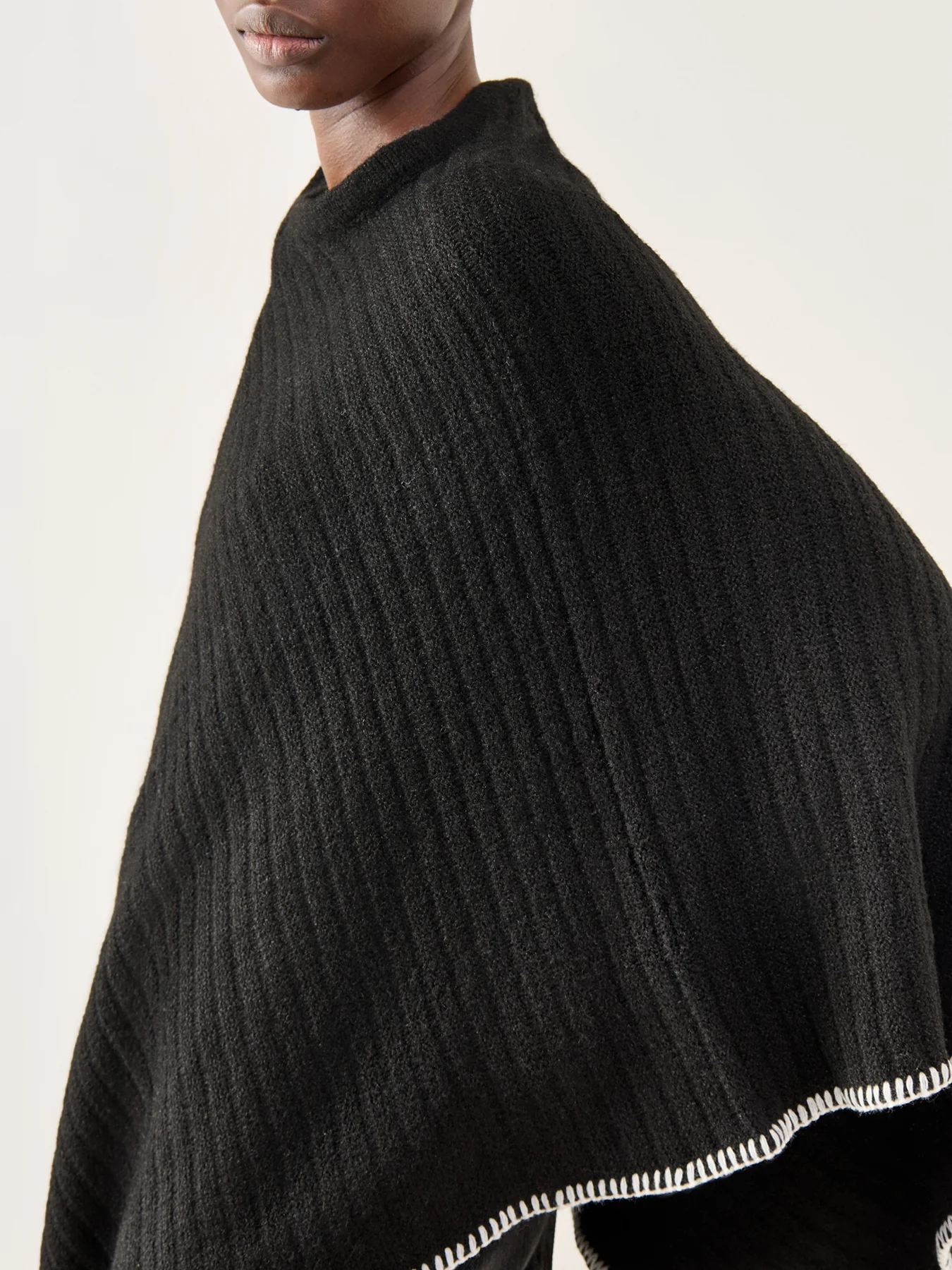 Jara Wool Blend Poncho Black - Image 3