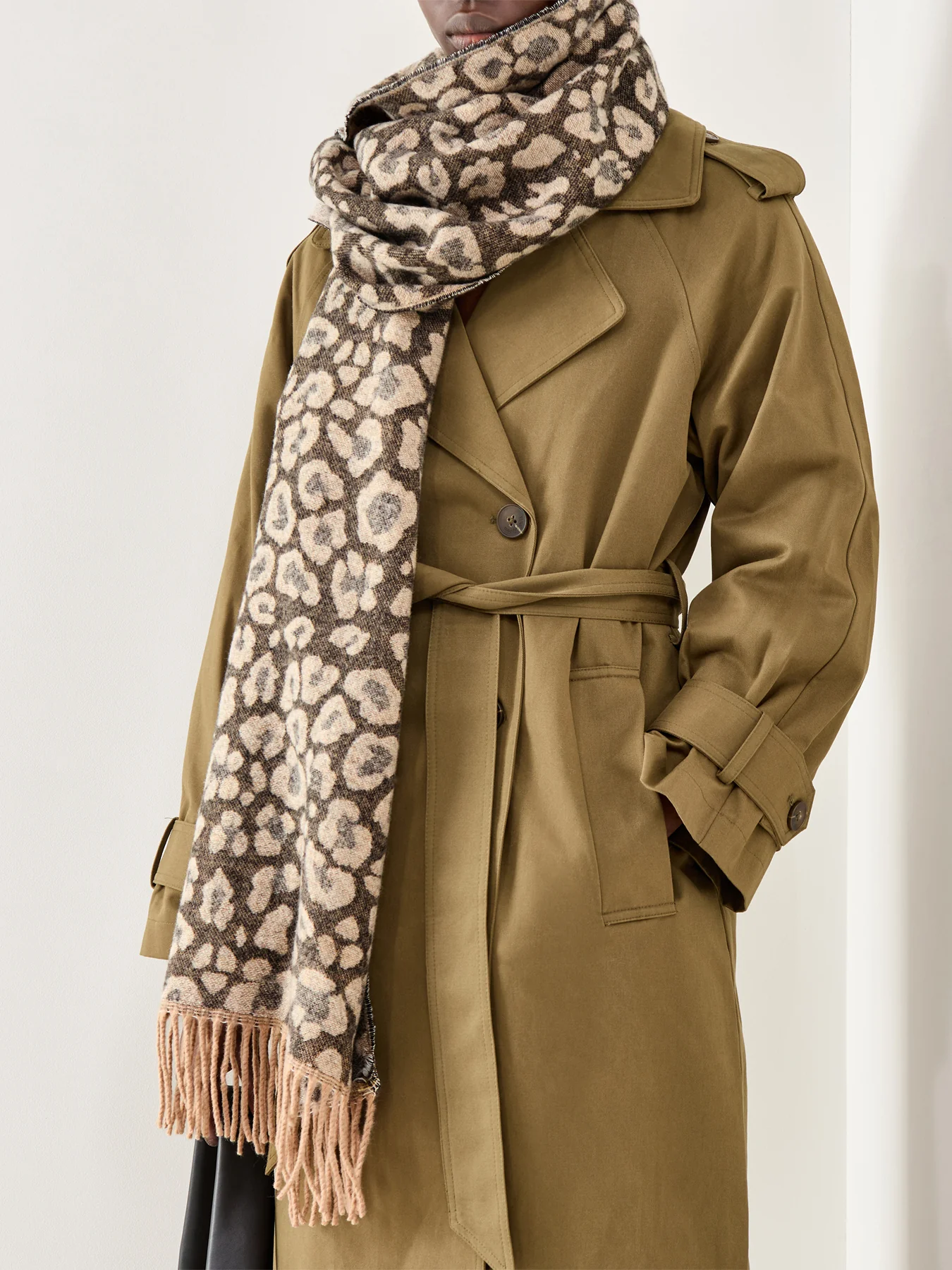 Jira Leopard Scarf Beige - Image 2