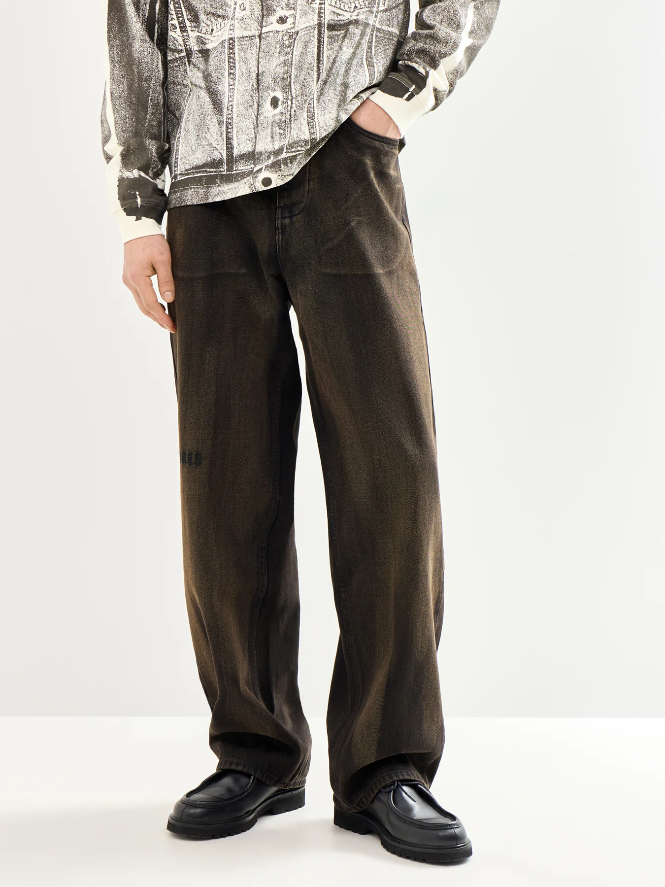 Oil Baggy Jeans Brown - Image 4