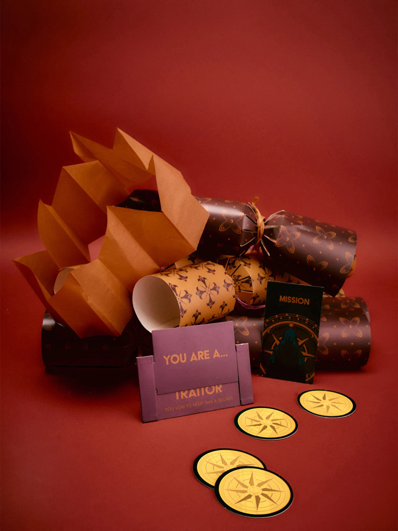 The Traitors Christmas Crackers - Image 2